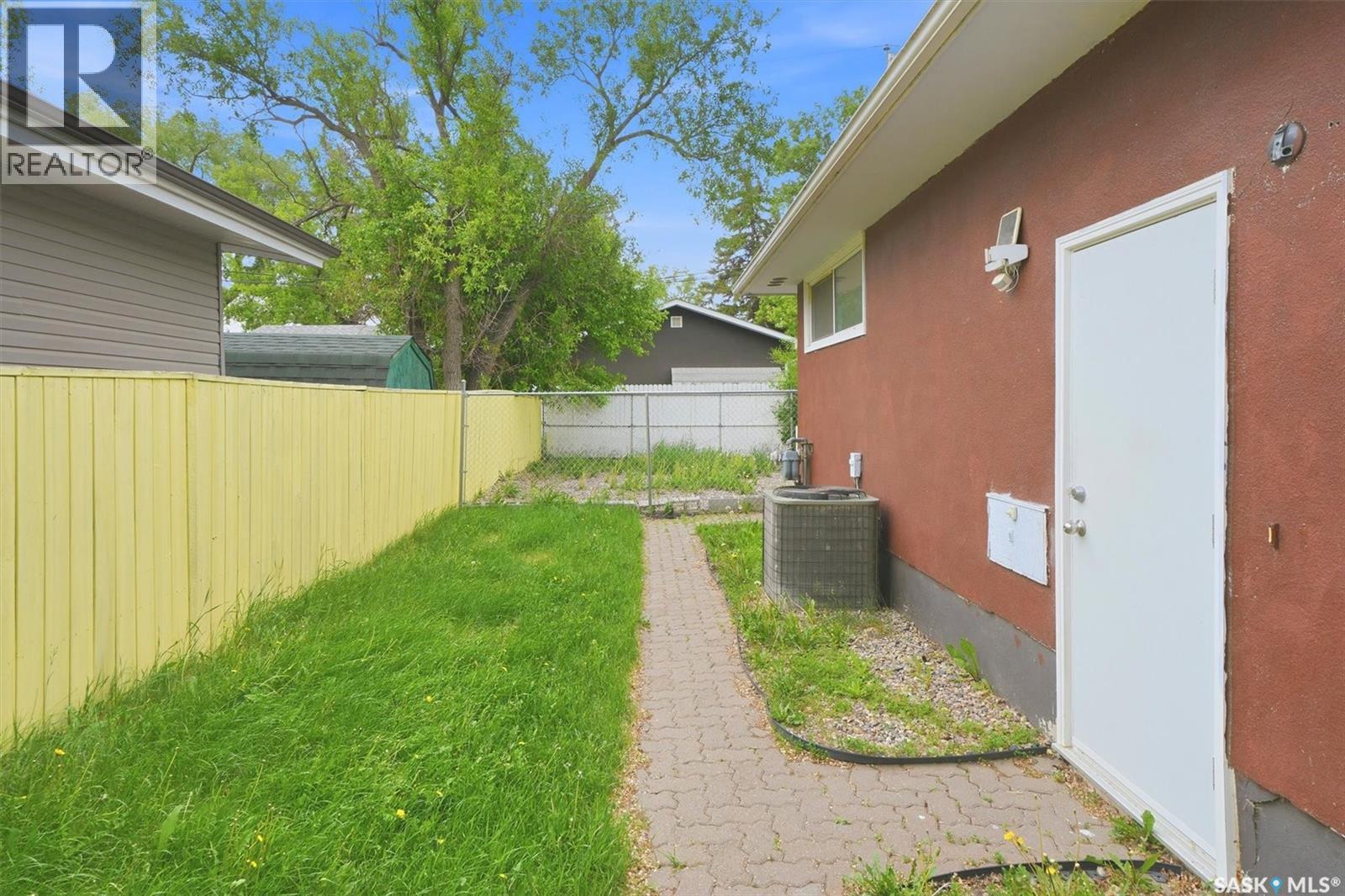 99 Lindsay Drive, Saskatoon, SK