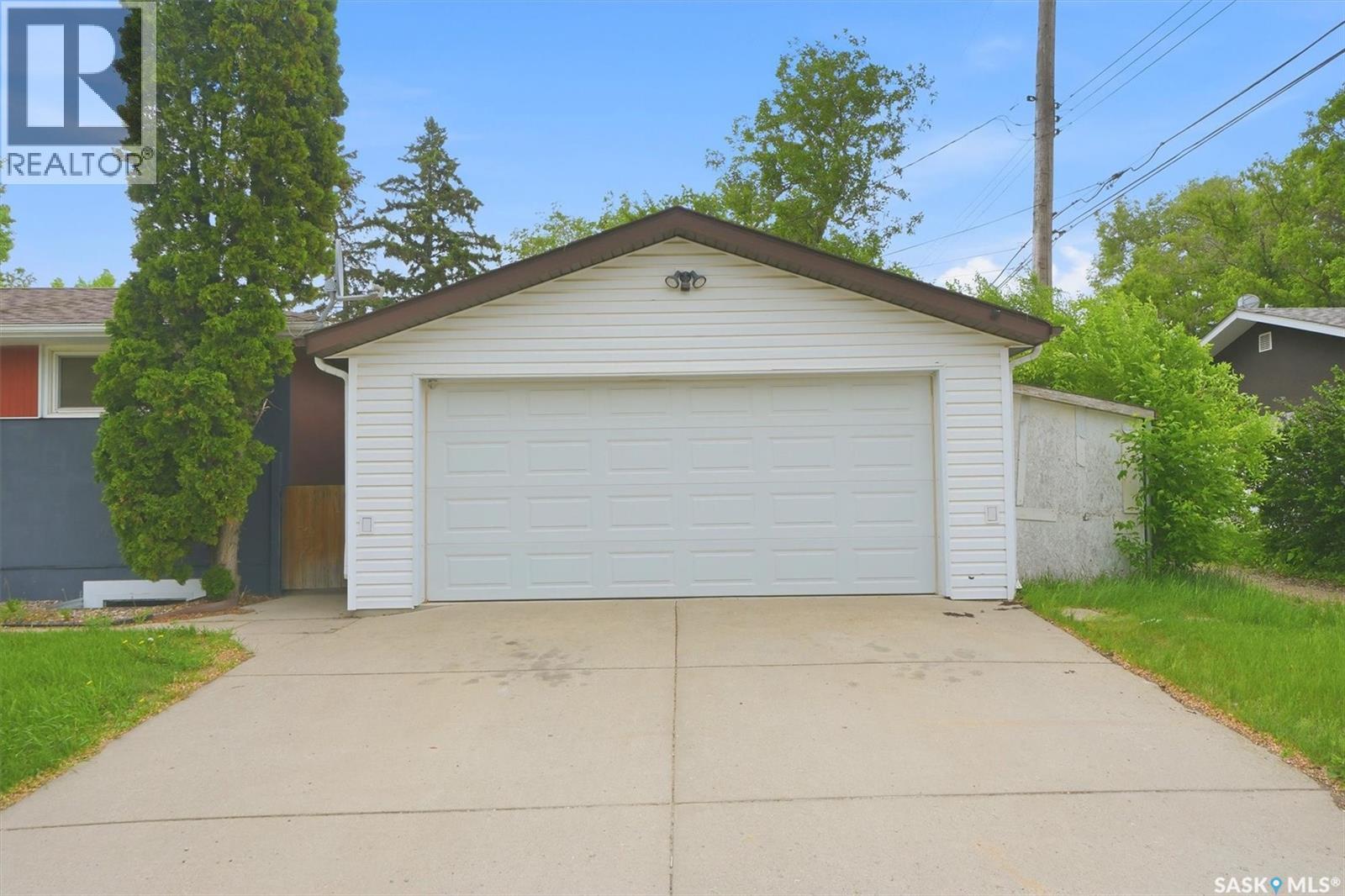 99 Lindsay Drive, Saskatoon, SK