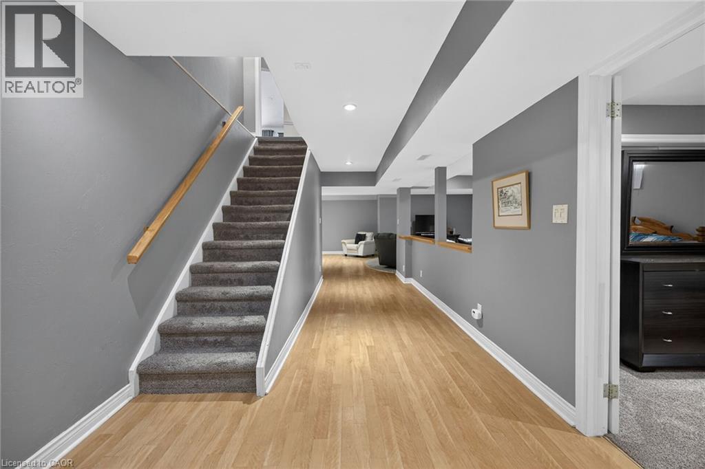 32 Symphony Place, Ancaster, ON