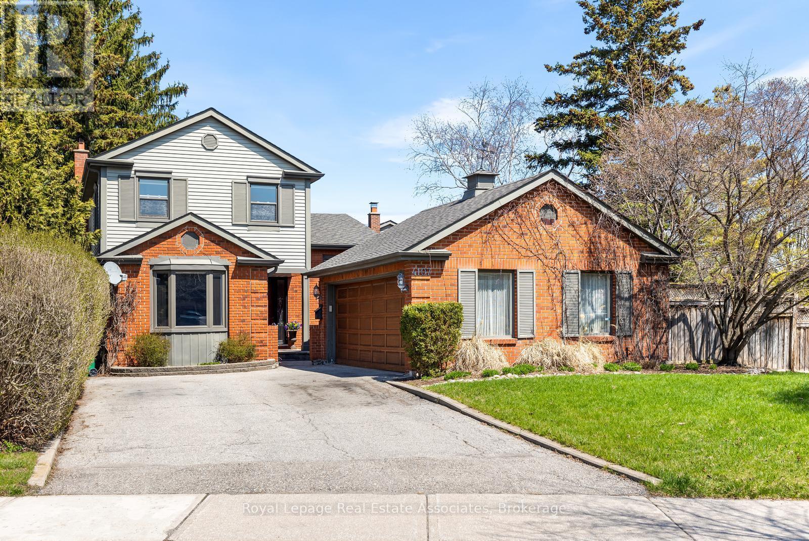 4107 Rolling Valley Drive, Mississauga, ON - Outdoor With Facade