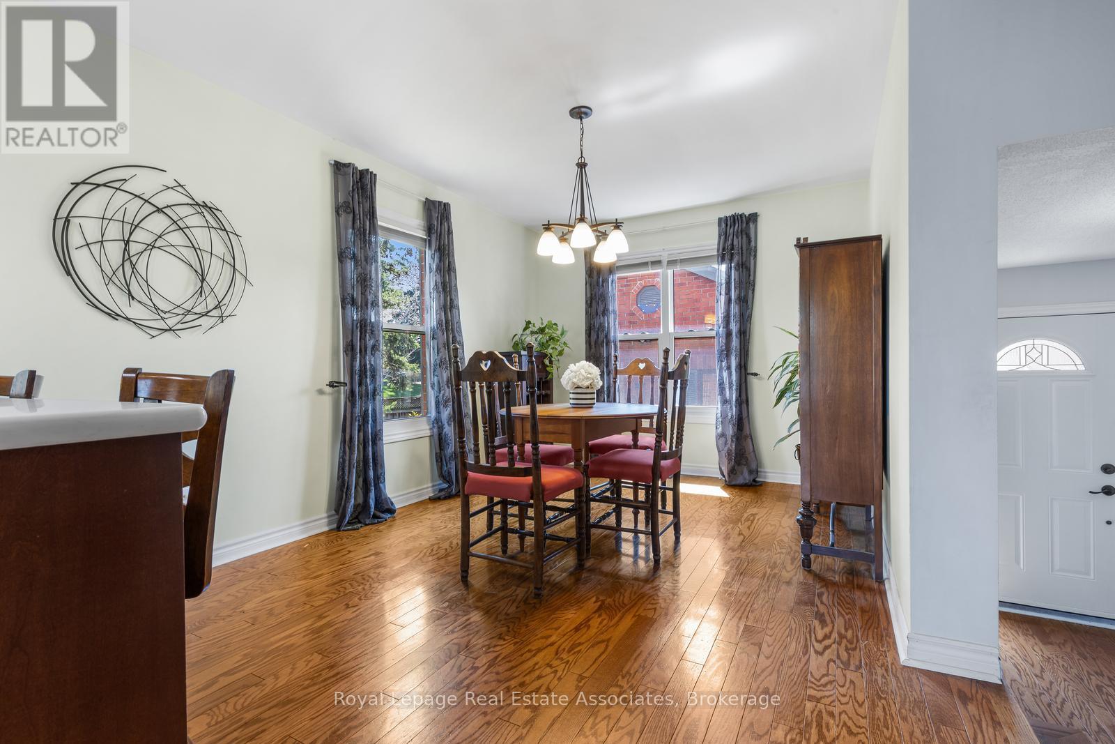 4107 Rolling Valley Drive, Mississauga, ON - Indoor Photo Showing Dining Room