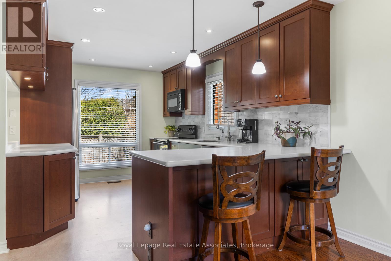 4107 Rolling Valley Drive, Mississauga, ON - Indoor Photo Showing Kitchen