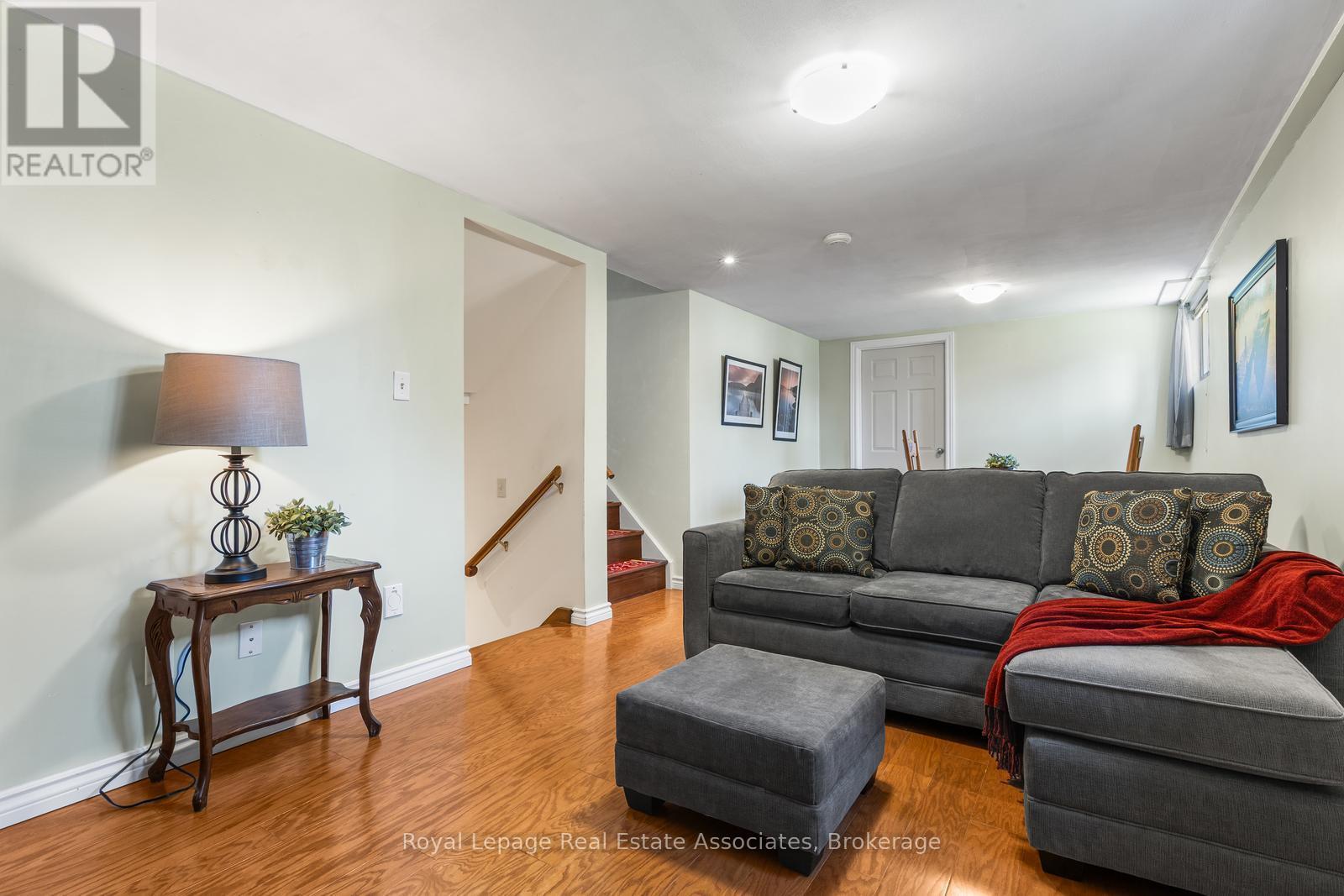 4107 Rolling Valley Drive, Mississauga, ON - Indoor Photo Showing Living Room