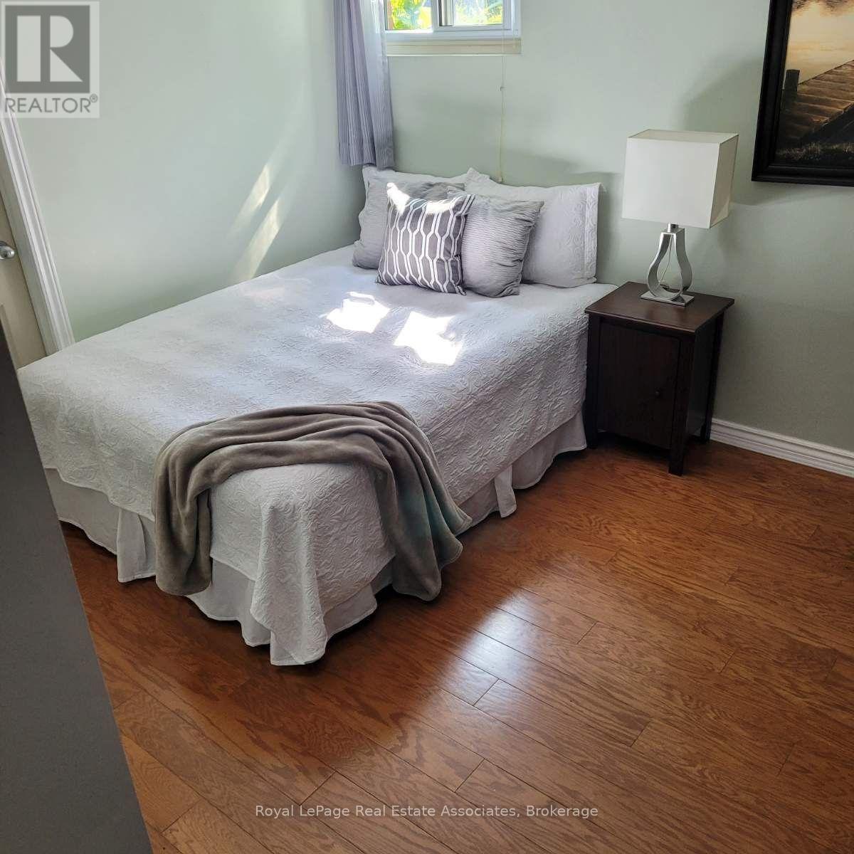 4107 Rolling Valley Drive, Mississauga, ON - Indoor Photo Showing Bedroom