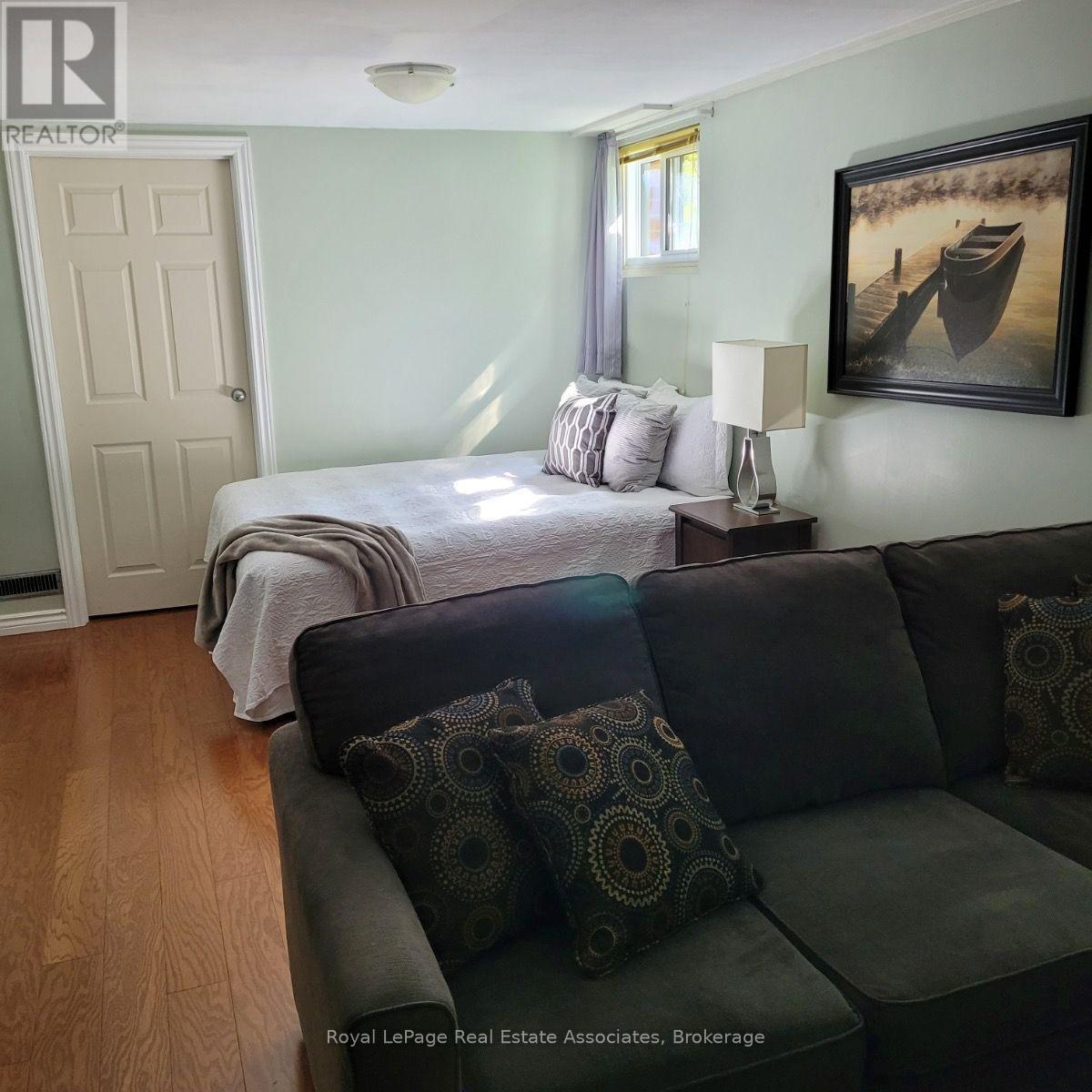 4107 Rolling Valley Drive, Mississauga, ON - Indoor Photo Showing Bedroom