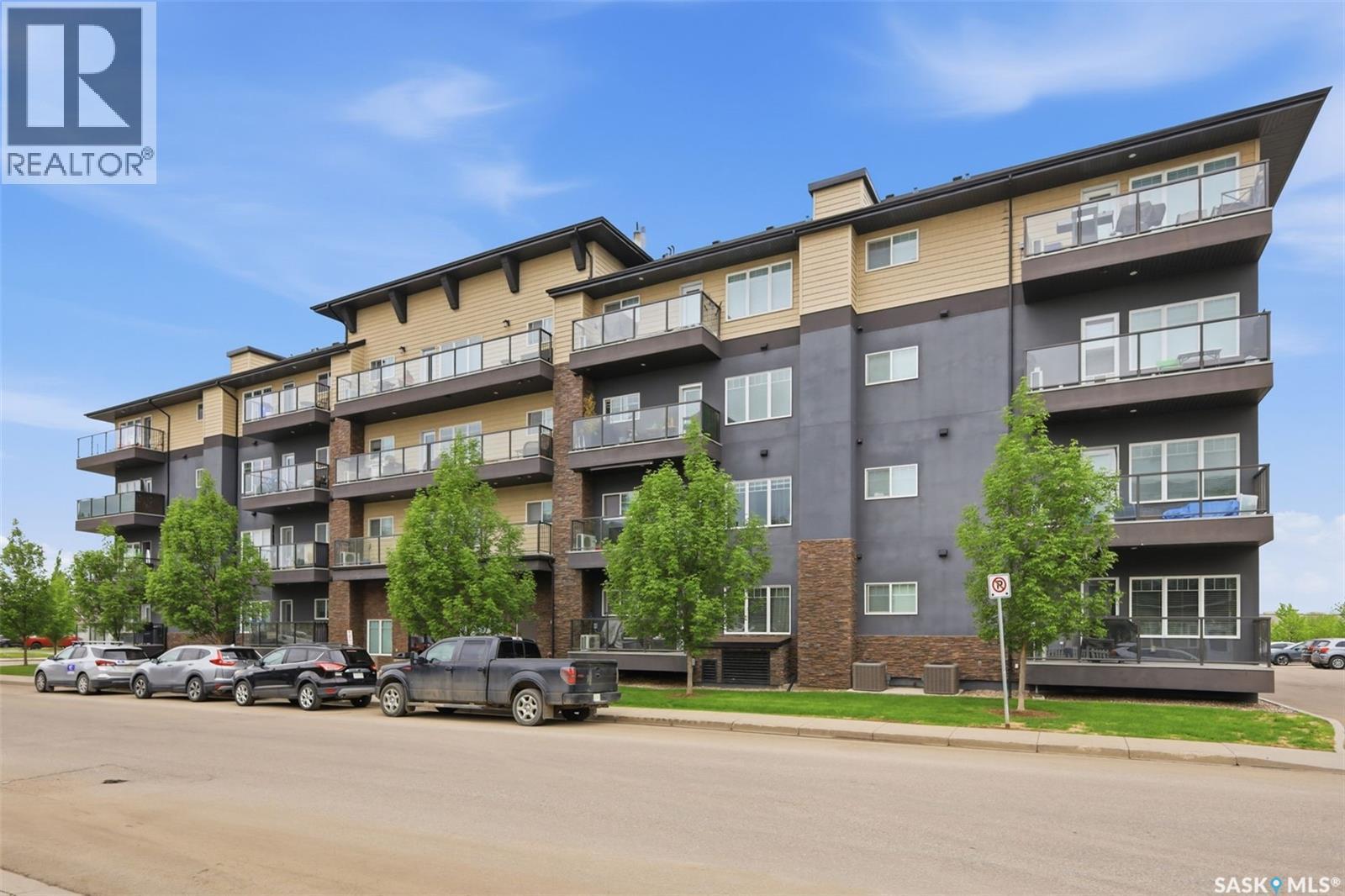 202 702 Hart Road, Saskatoon, SK