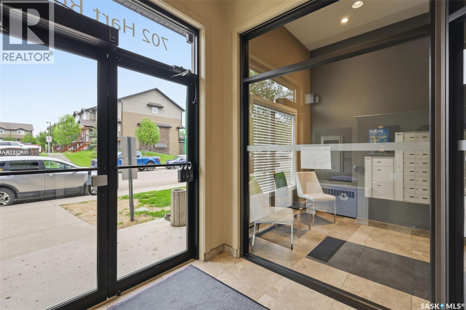 202 702 Hart Road, Saskatoon, SK