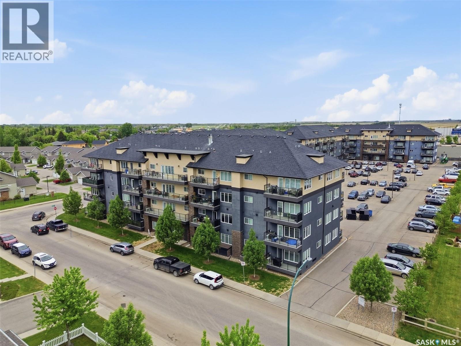 202 702 Hart Road, Saskatoon, SK