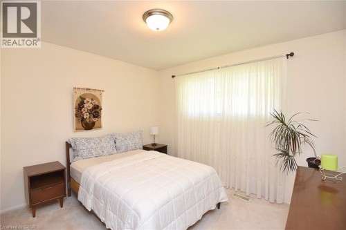 19 Gildea Street, Hamilton, ON - Indoor Photo Showing Bedroom