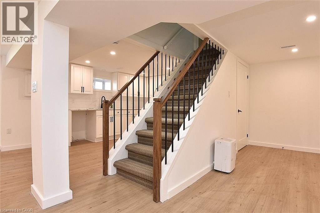 19 Gildea Street, Hamilton, ON - Indoor Photo Showing Other Room