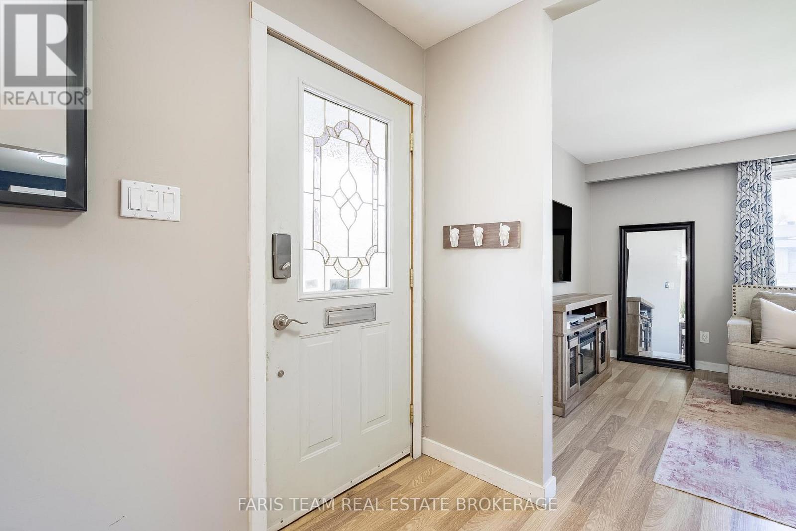 109 Daphne Crescent, Barrie, ON
