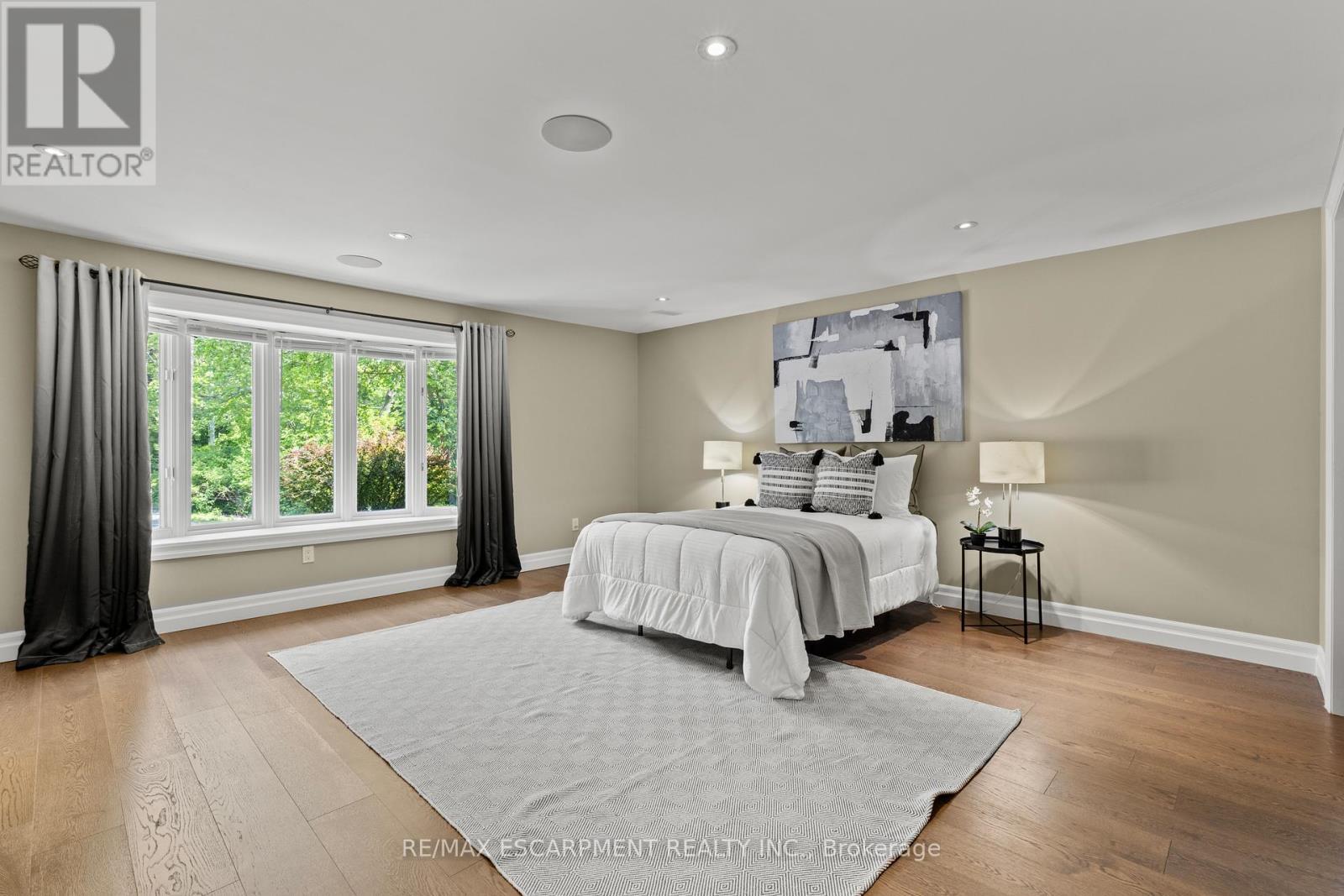 404 Hamilton Drive, Hamilton, ON