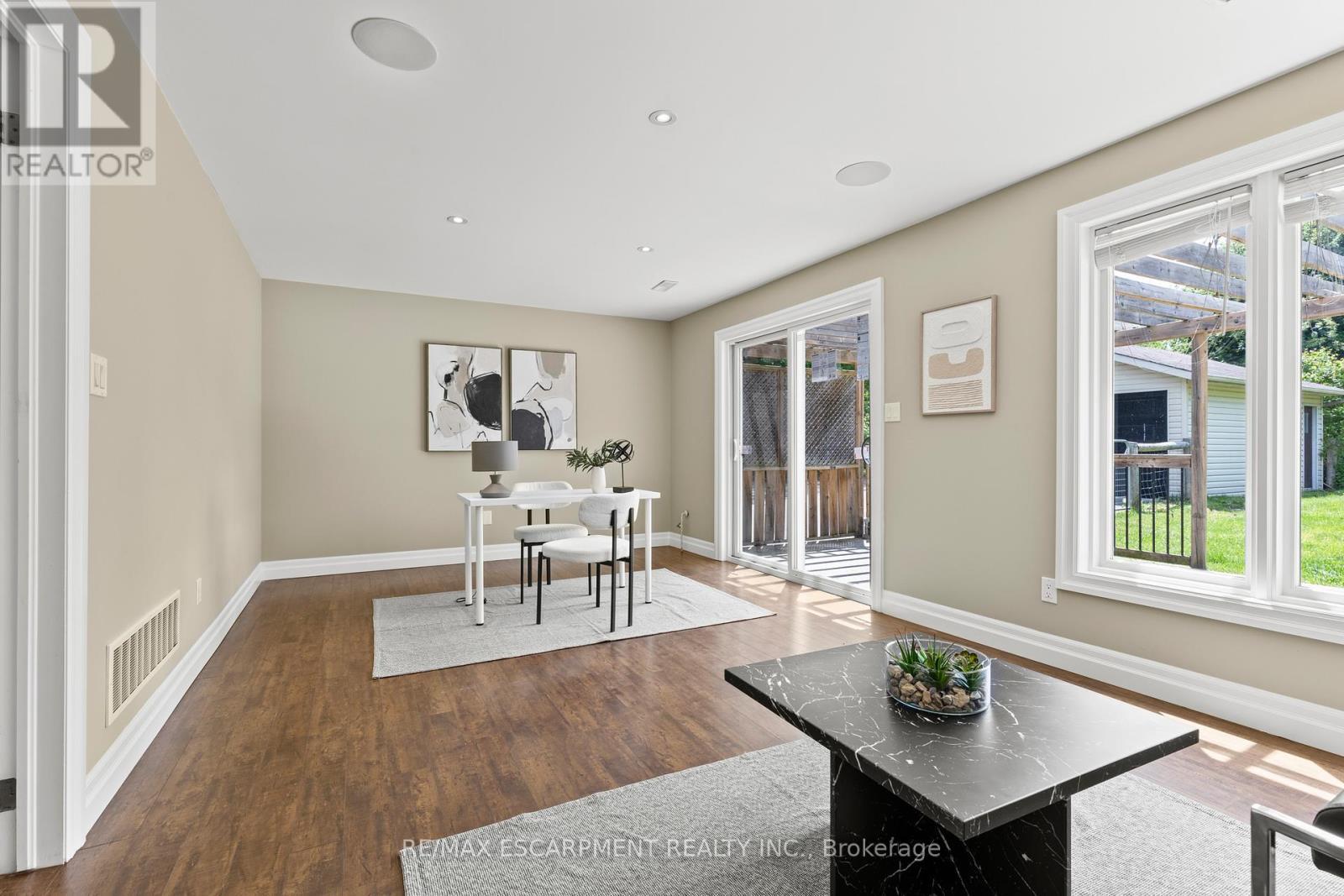 404 Hamilton Drive, Hamilton, ON