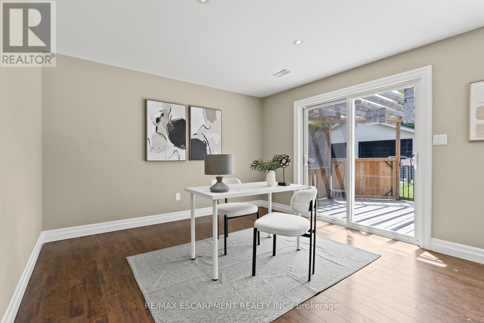 404 Hamilton Drive, Hamilton, ON