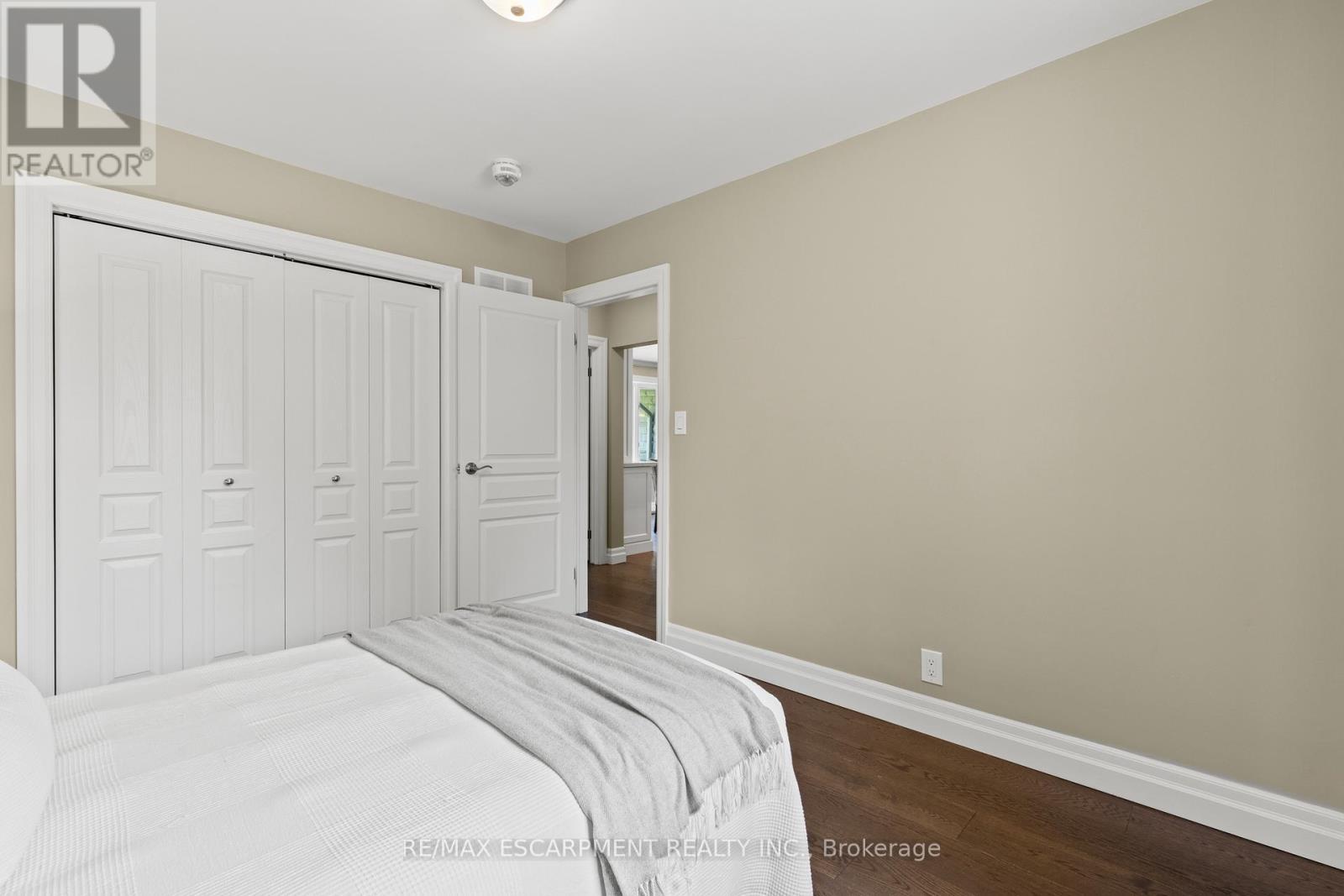 404 Hamilton Drive, Hamilton, ON