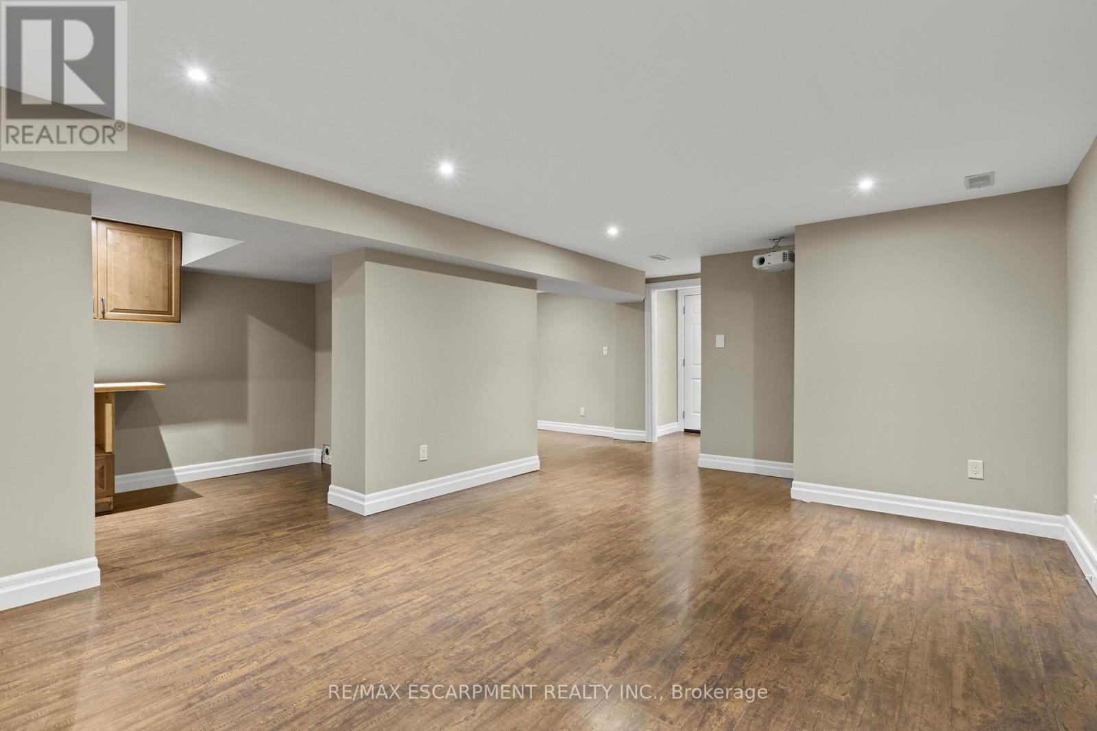 404 Hamilton Drive, Hamilton, ON