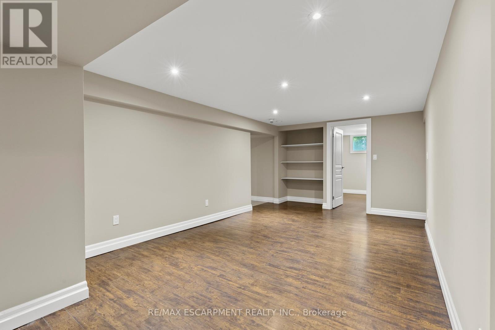 404 Hamilton Drive, Hamilton, ON