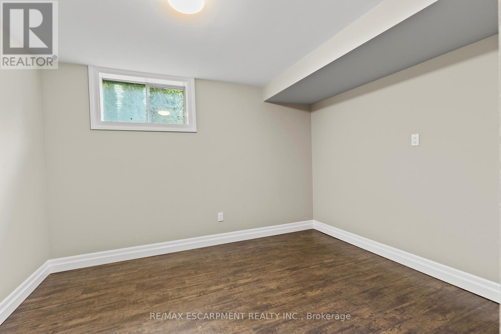 404 Hamilton Drive, Hamilton, ON