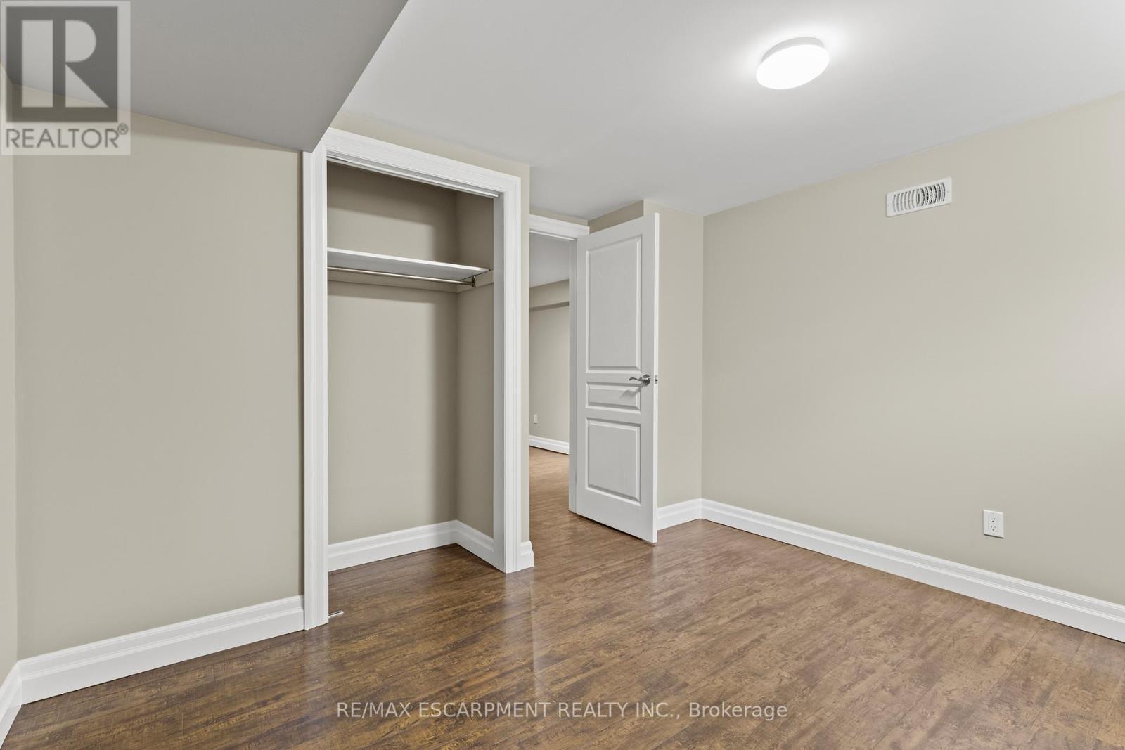 404 Hamilton Drive, Hamilton, ON