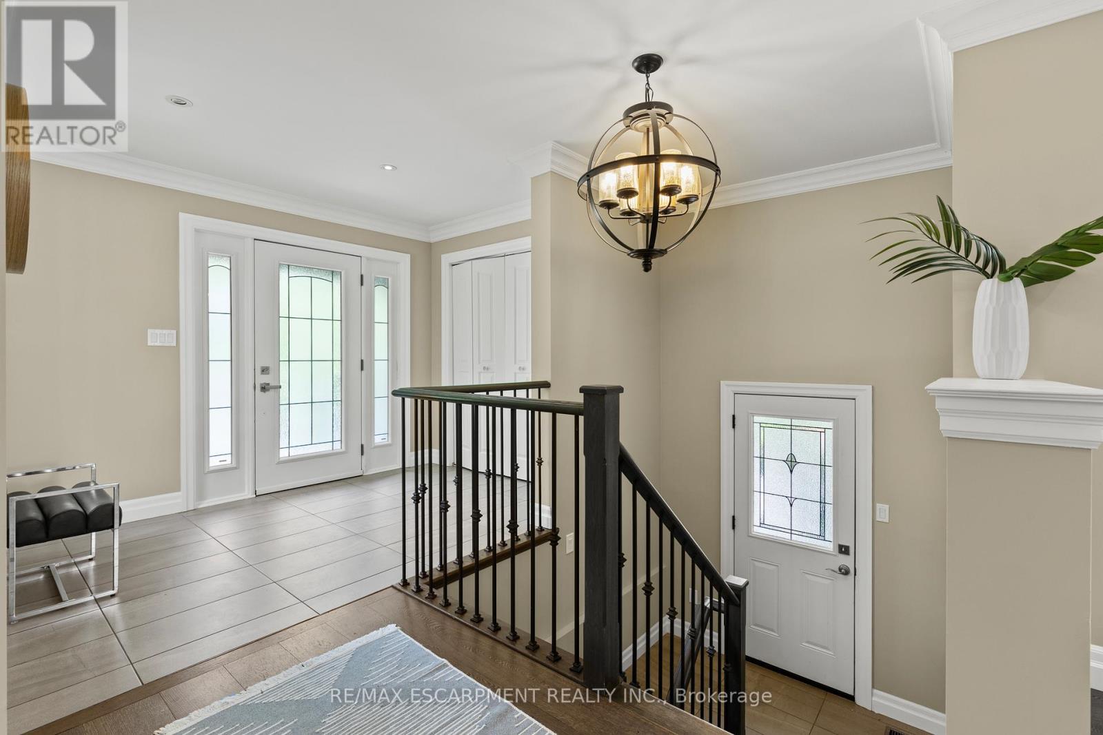 404 Hamilton Drive, Hamilton, ON