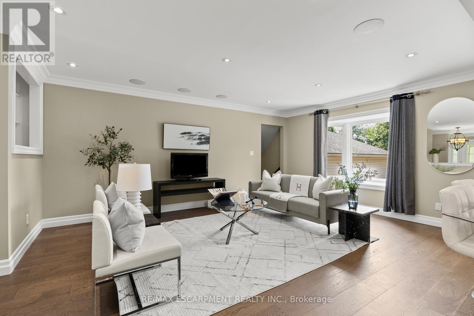 404 Hamilton Drive, Hamilton, ON