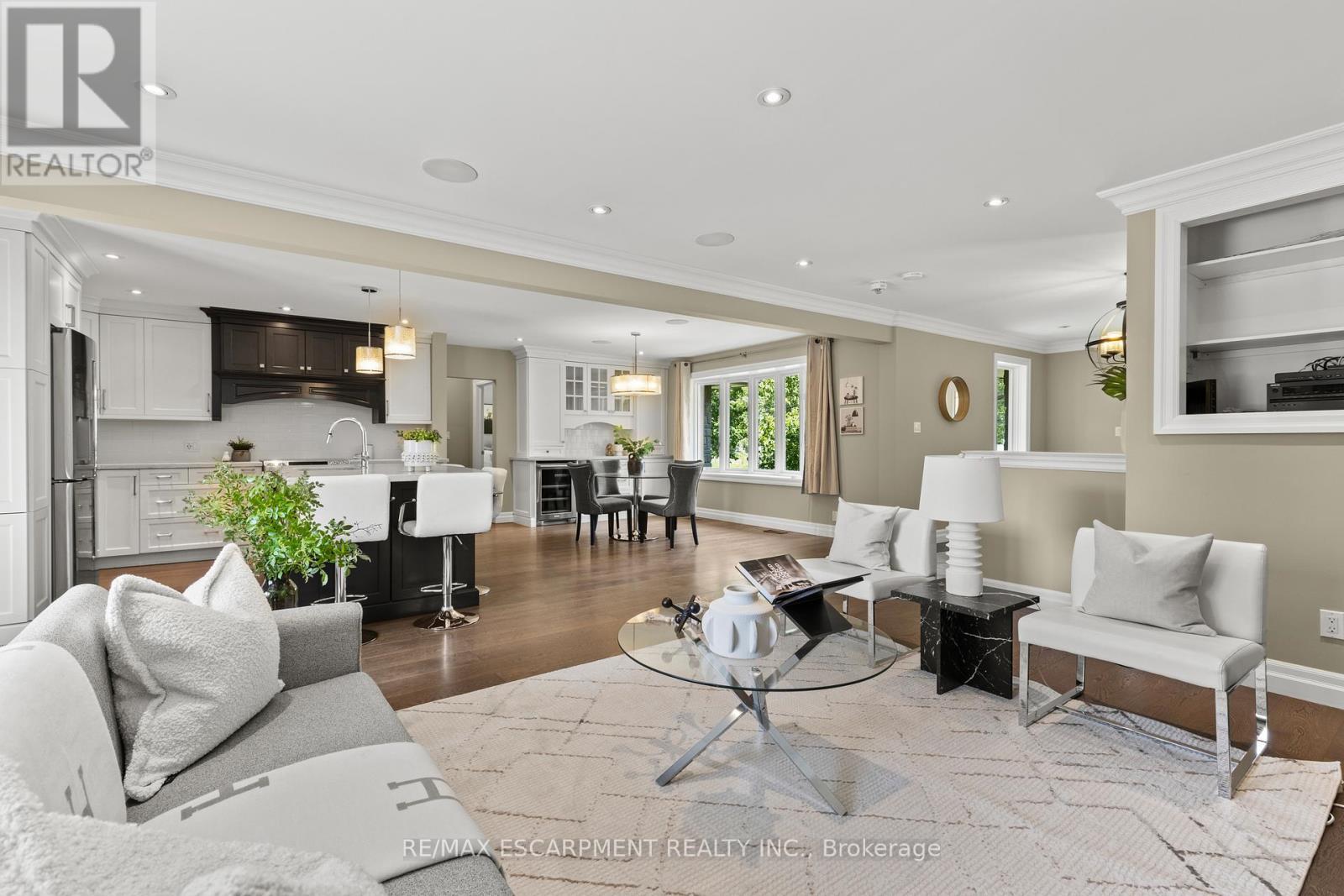 404 Hamilton Drive, Hamilton, ON