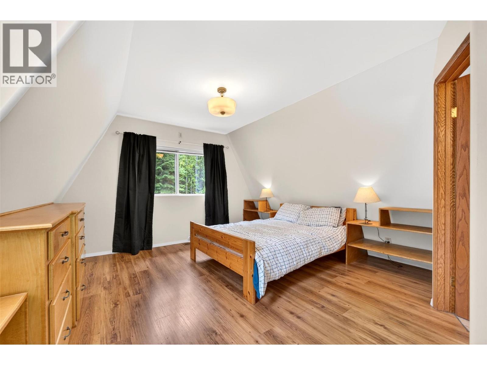 7346 Harrop Procter Road, Procter, BC