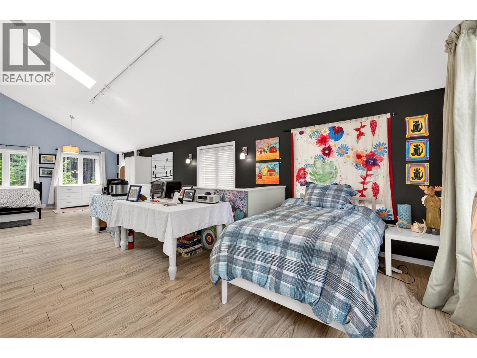 7346 Harrop Procter Road, Procter, BC
