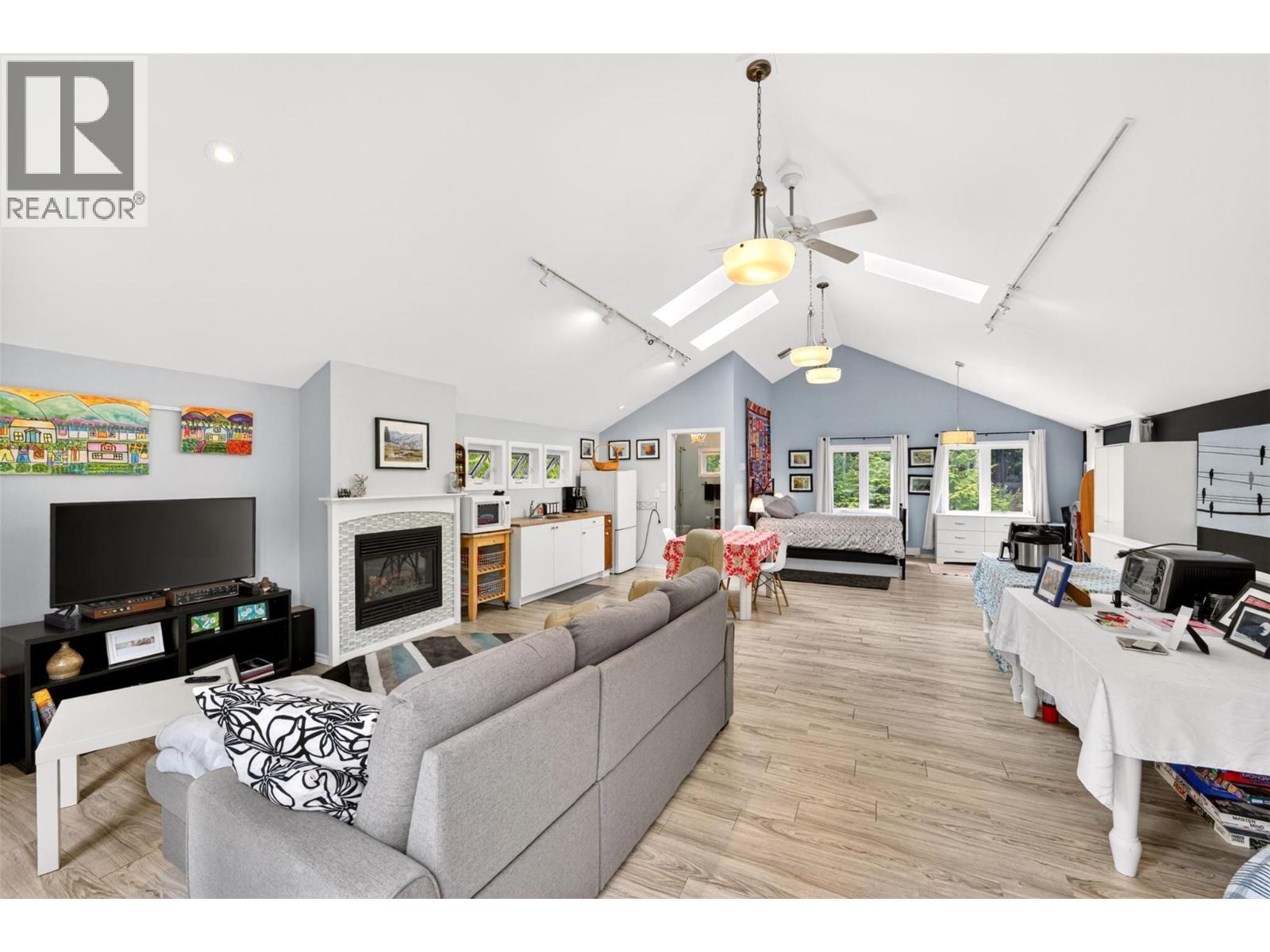 7346 Harrop Procter Road, Procter, BC