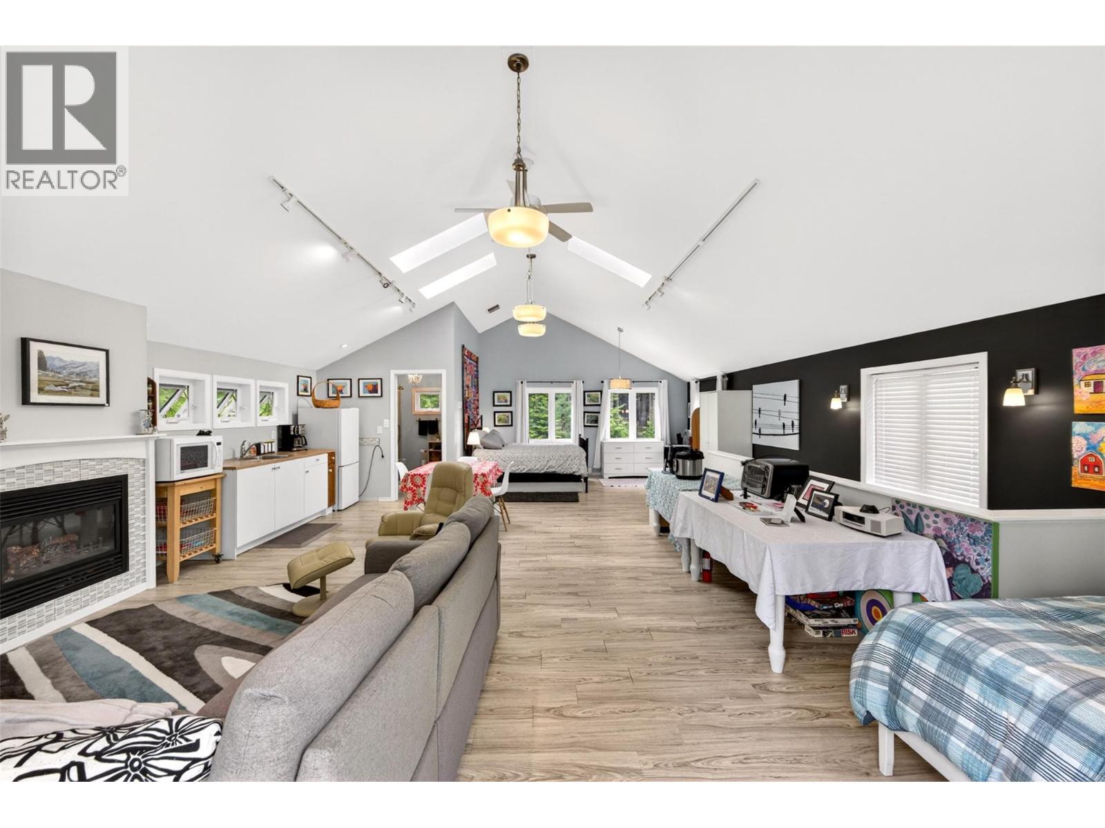 7346 Harrop Procter Road, Procter, BC
