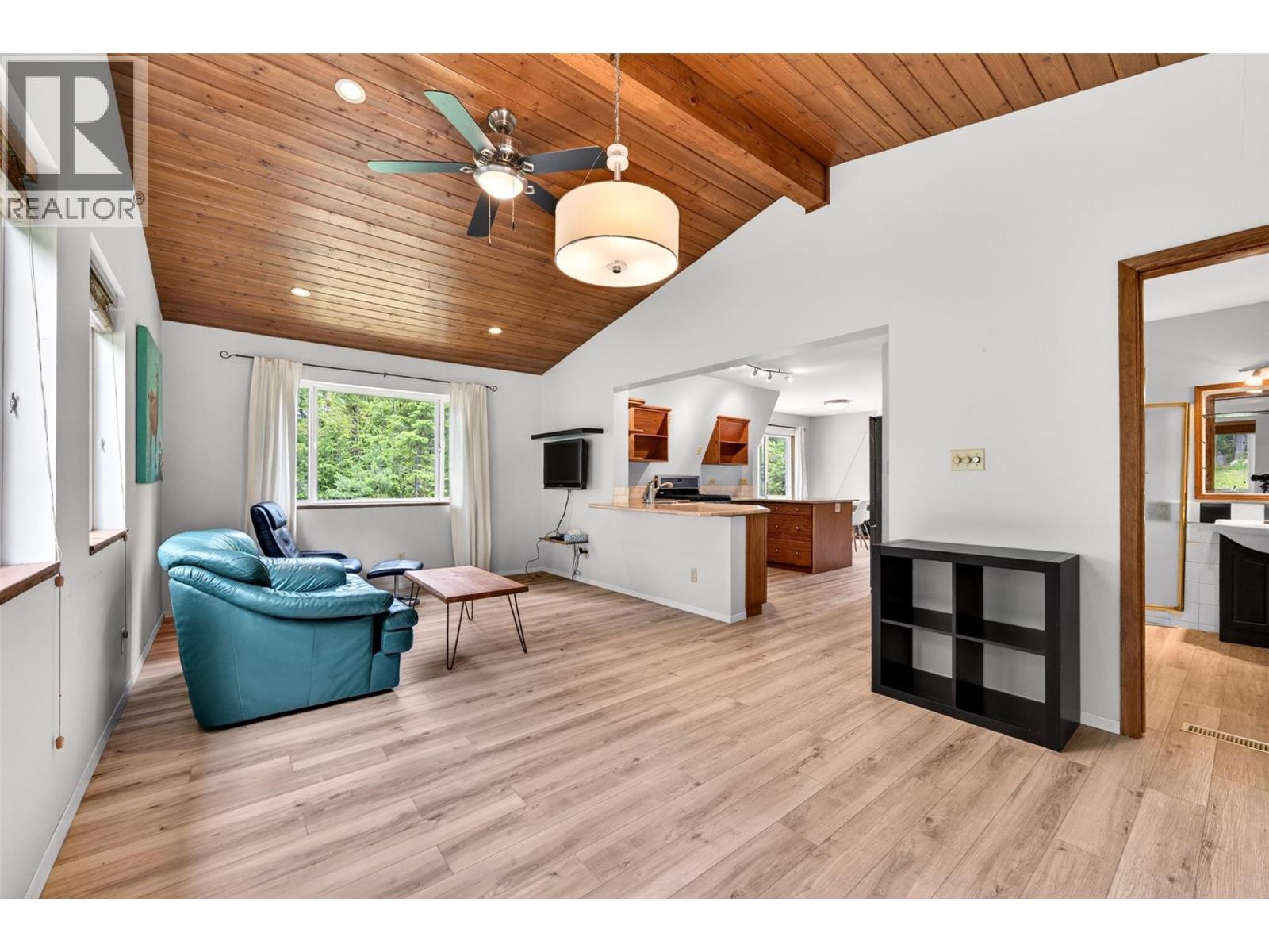 7346 Harrop Procter Road, Procter, BC