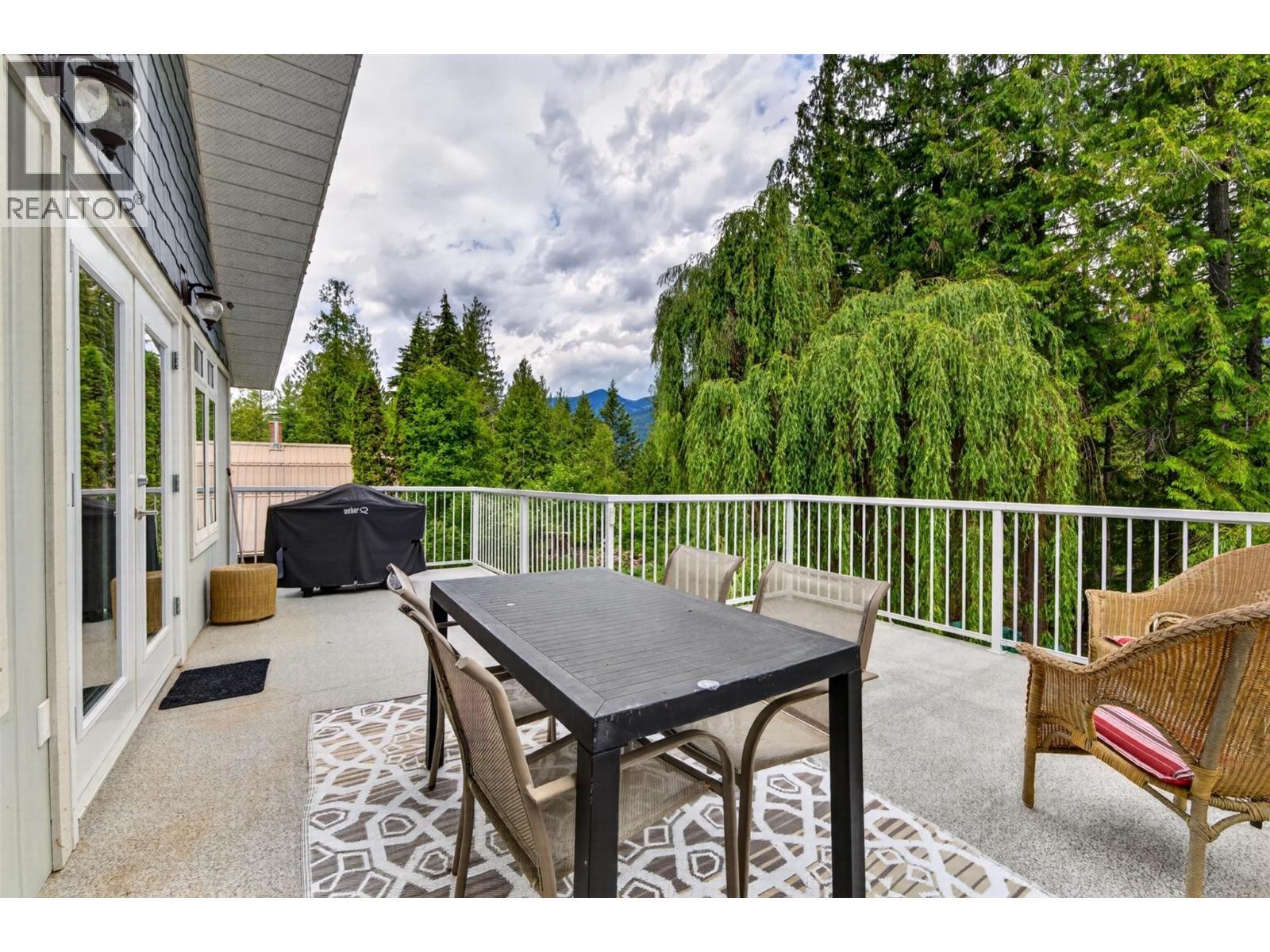 7346 Harrop Procter Road, Procter, BC