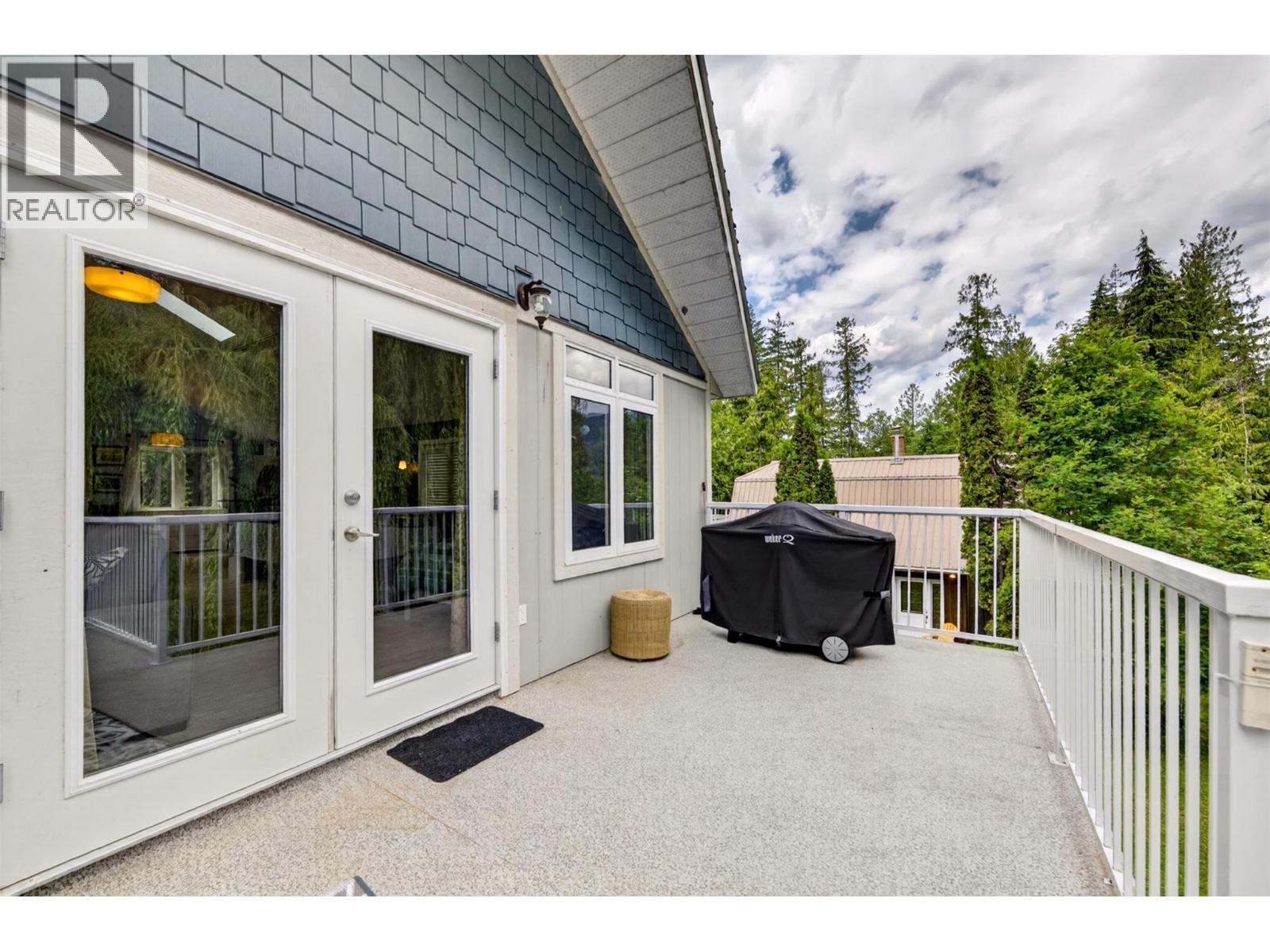 7346 Harrop Procter Road, Procter, BC