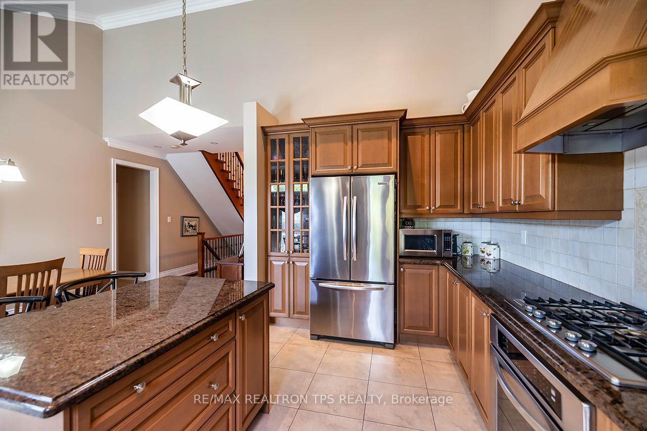 25 Leafield Drive, Toronto, ON