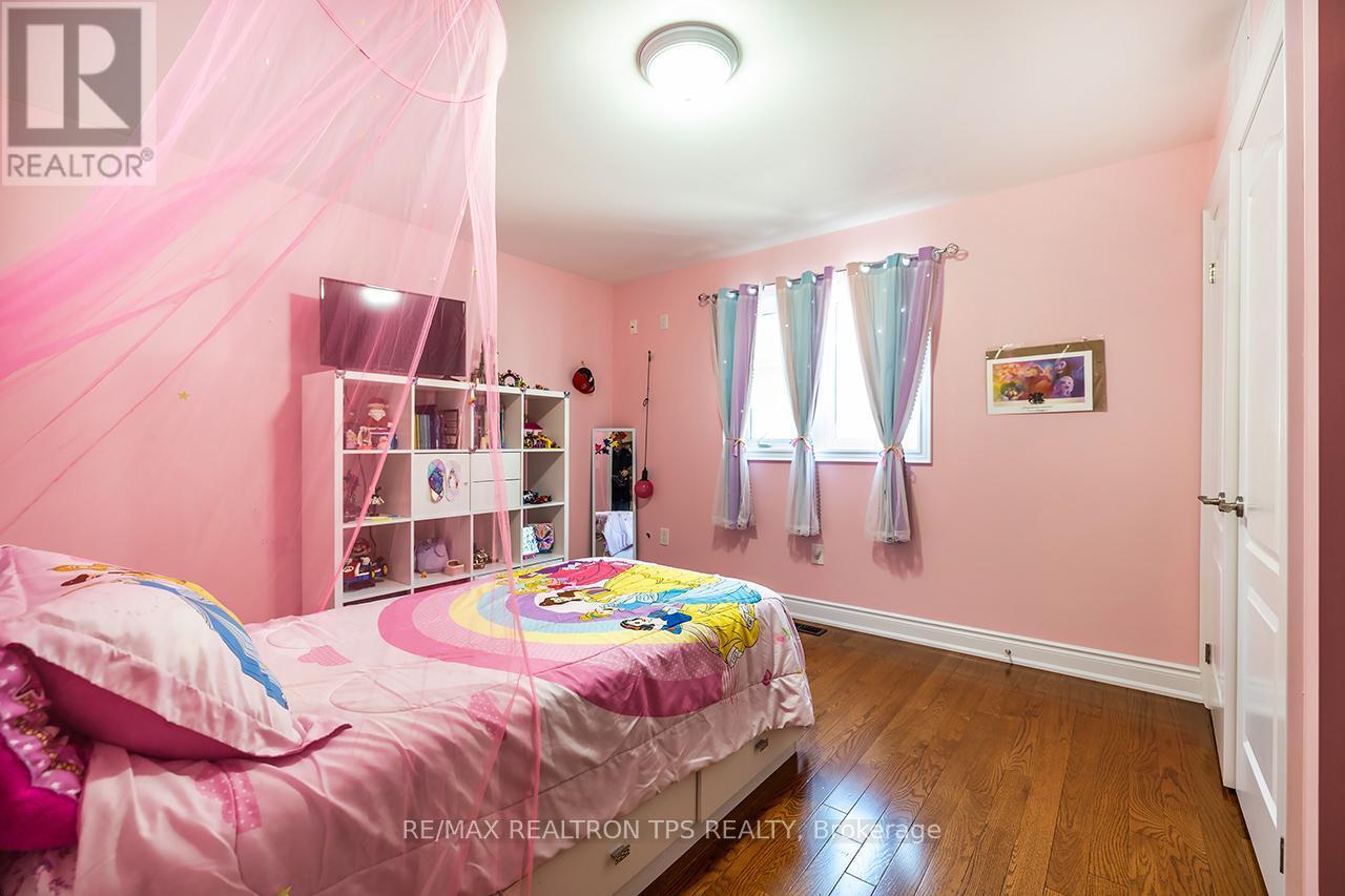 3rd Bedroom with Double Closet and Hardwood Floor - 25 Leafield Drive, Toronto, ON