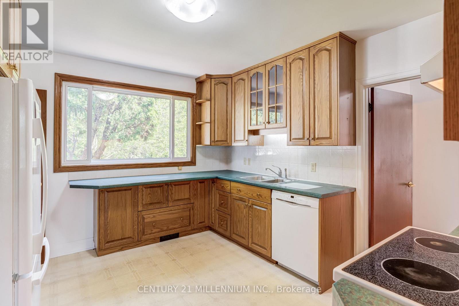 99 Sunning Hill Avenue, Hamilton, ON