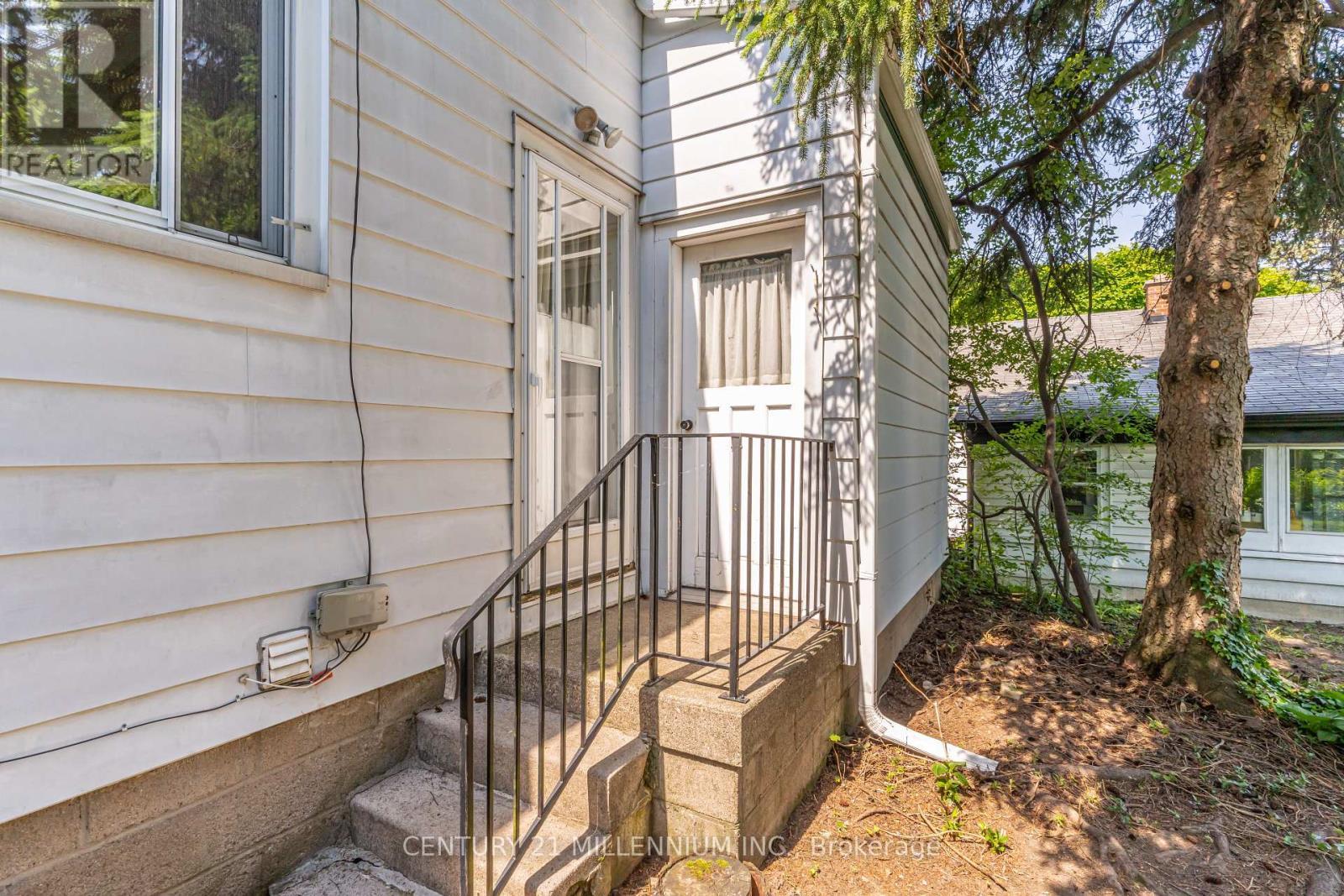 99 Sunning Hill Avenue, Hamilton, ON