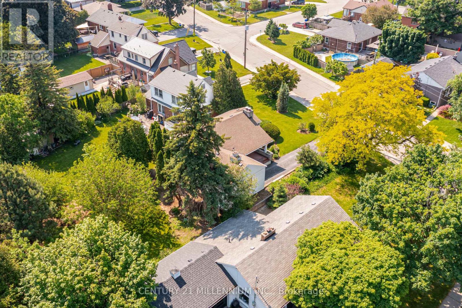 99 Sunning Hill Avenue, Hamilton, ON