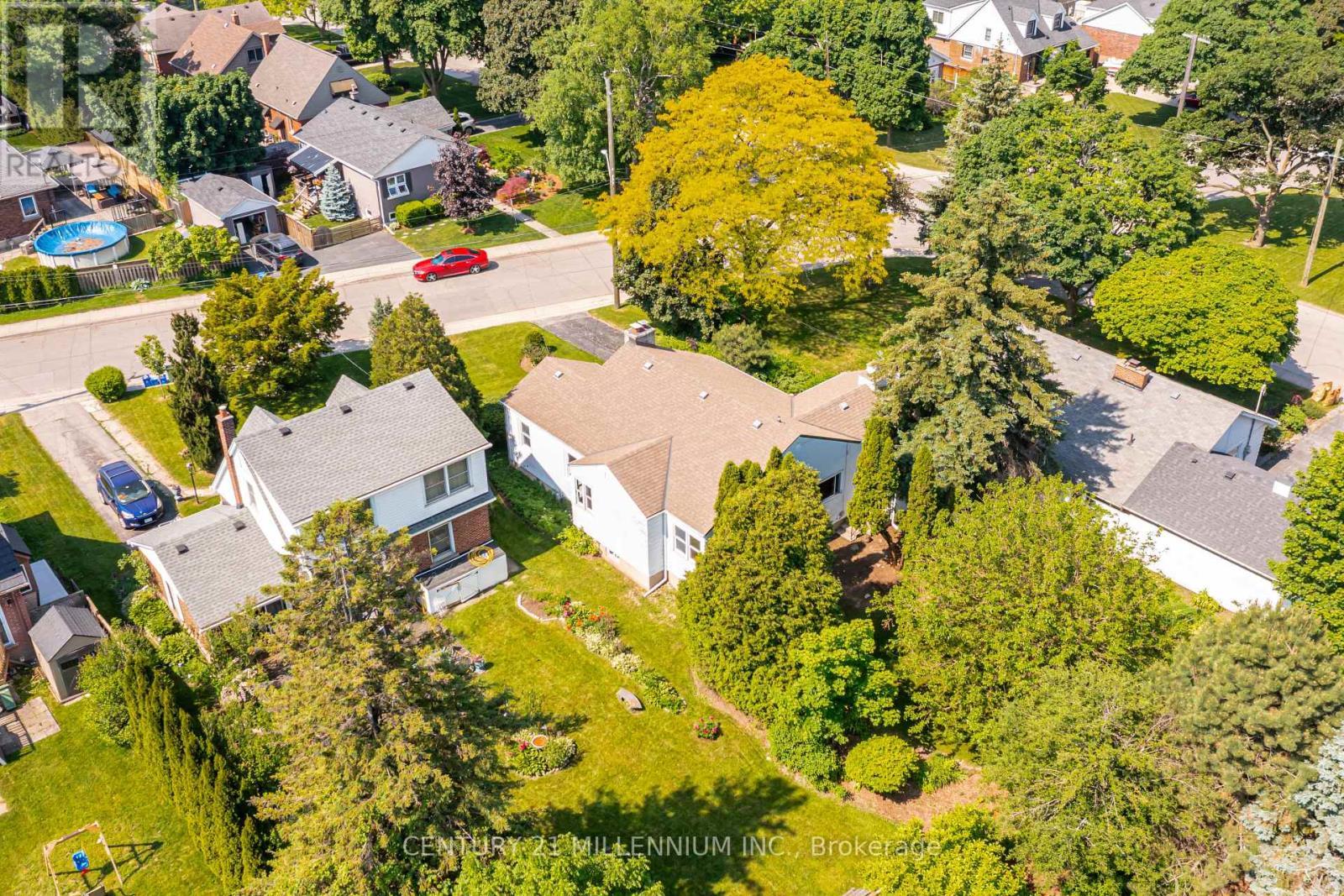 99 Sunning Hill Avenue, Hamilton, ON