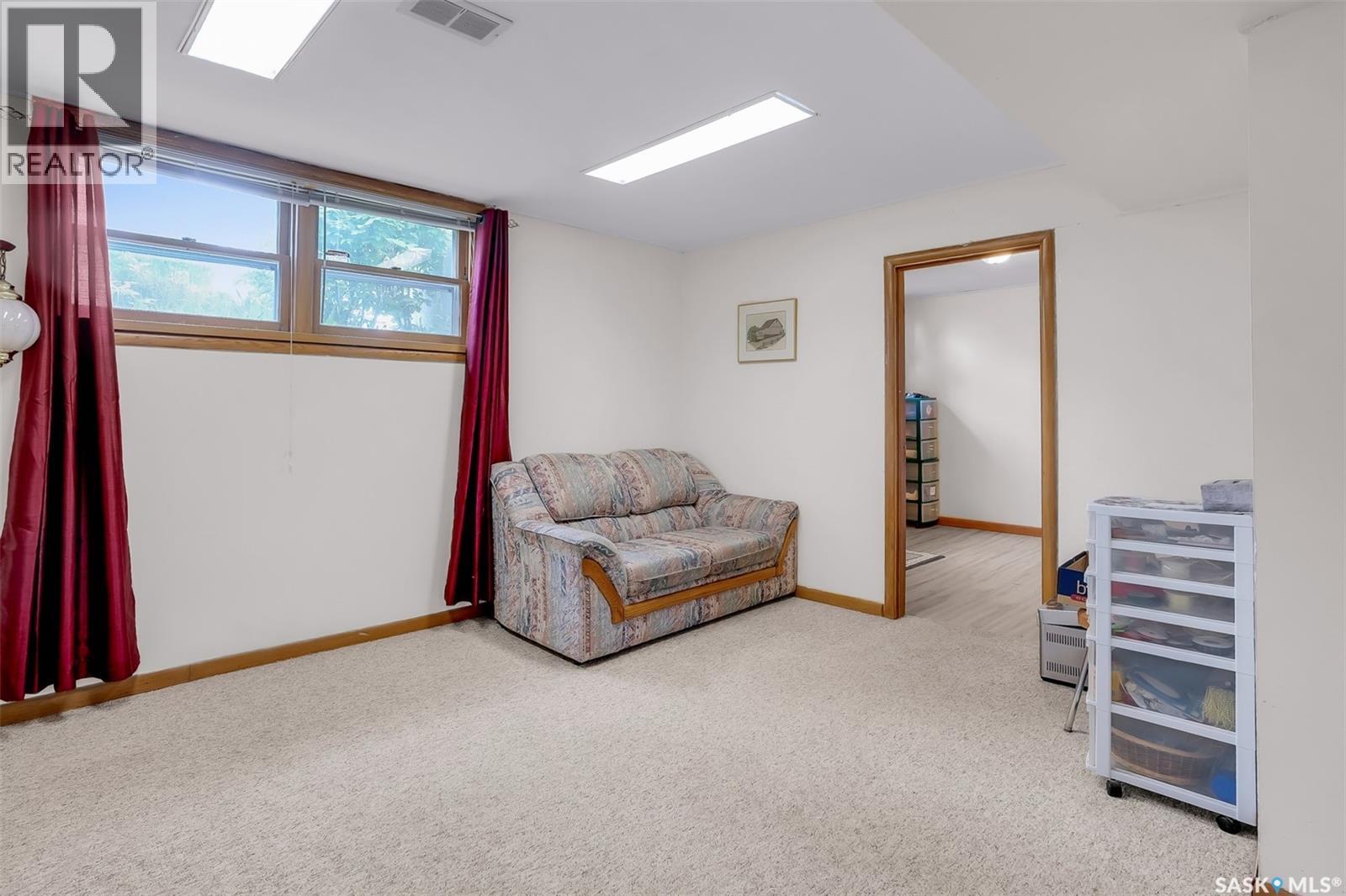 421 P Avenue N, Saskatoon, SK