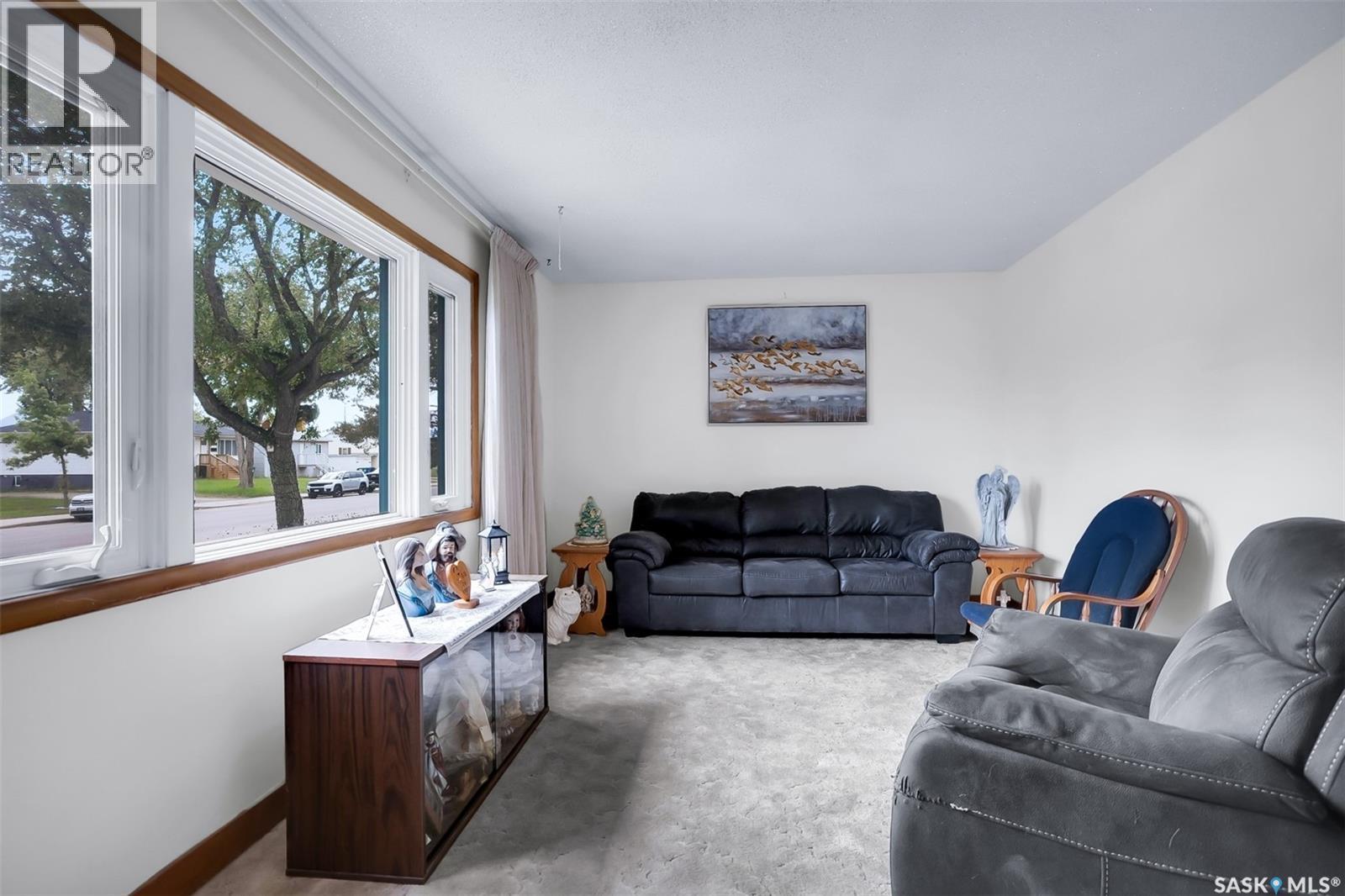 421 P Avenue N, Saskatoon, SK