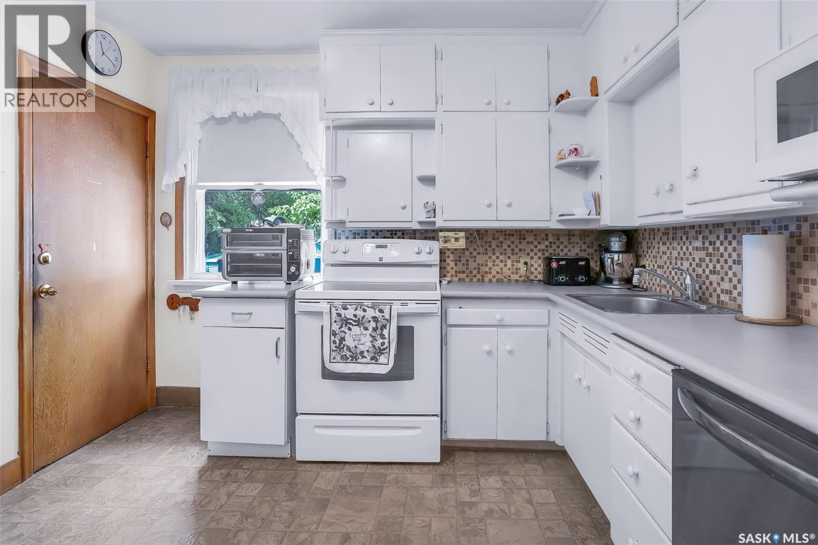 421 P Avenue N, Saskatoon, SK