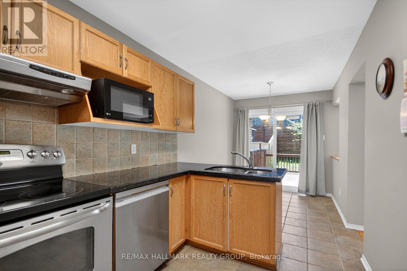 80 Scarlet Court, Ottawa, ON