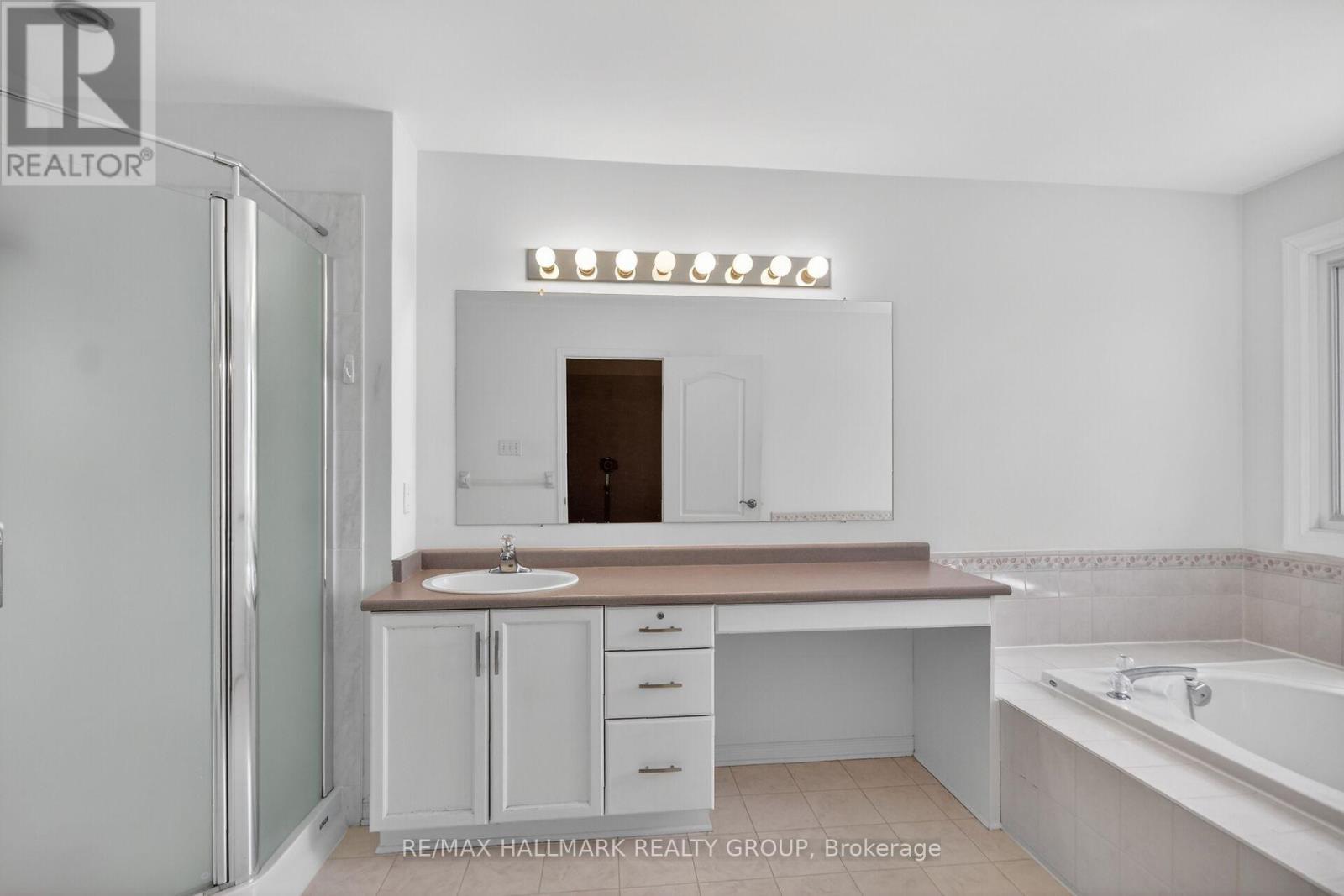 80 Scarlet Court, Ottawa, ON