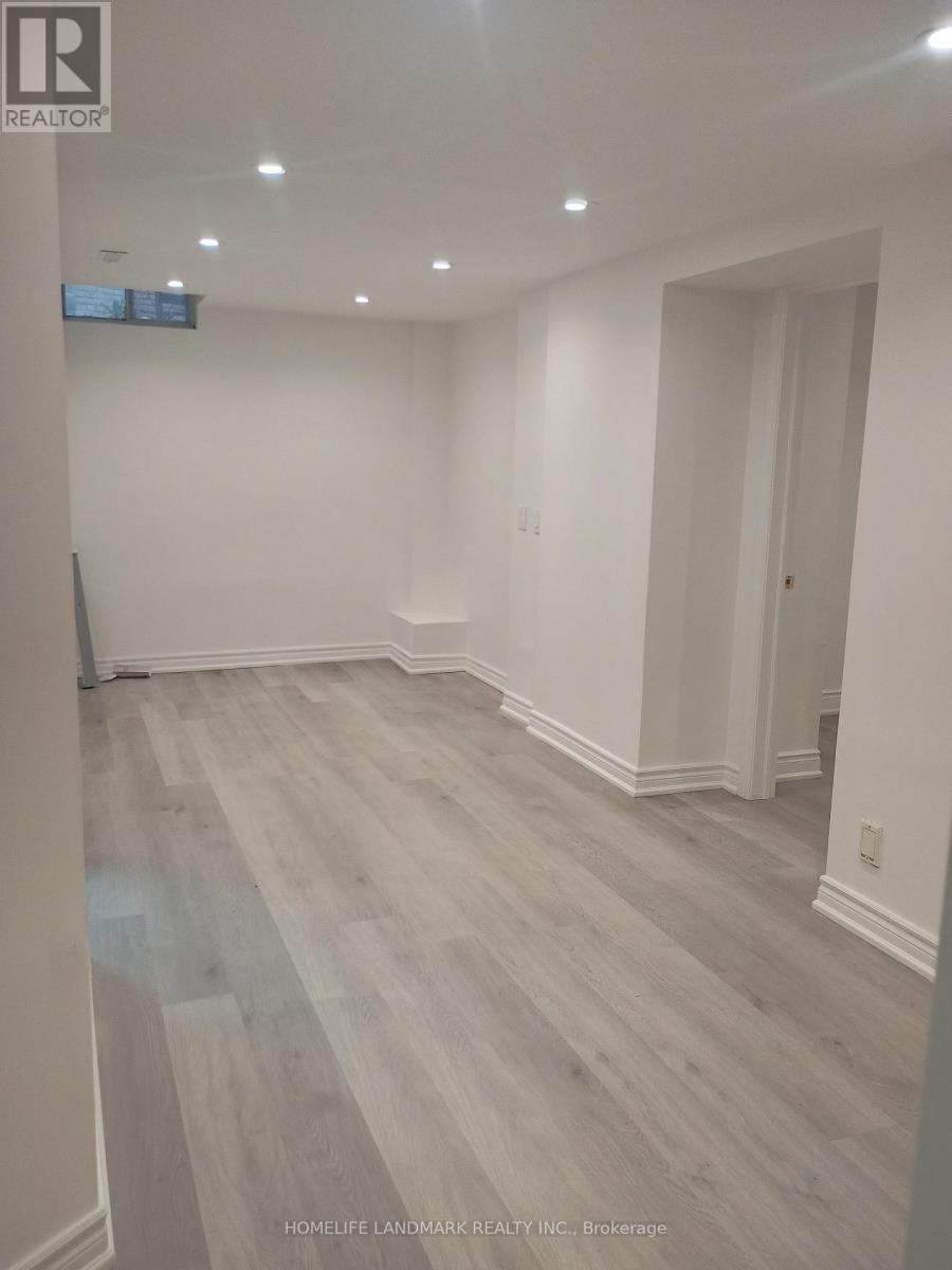 112 Holm Crescent, Markham, ON
