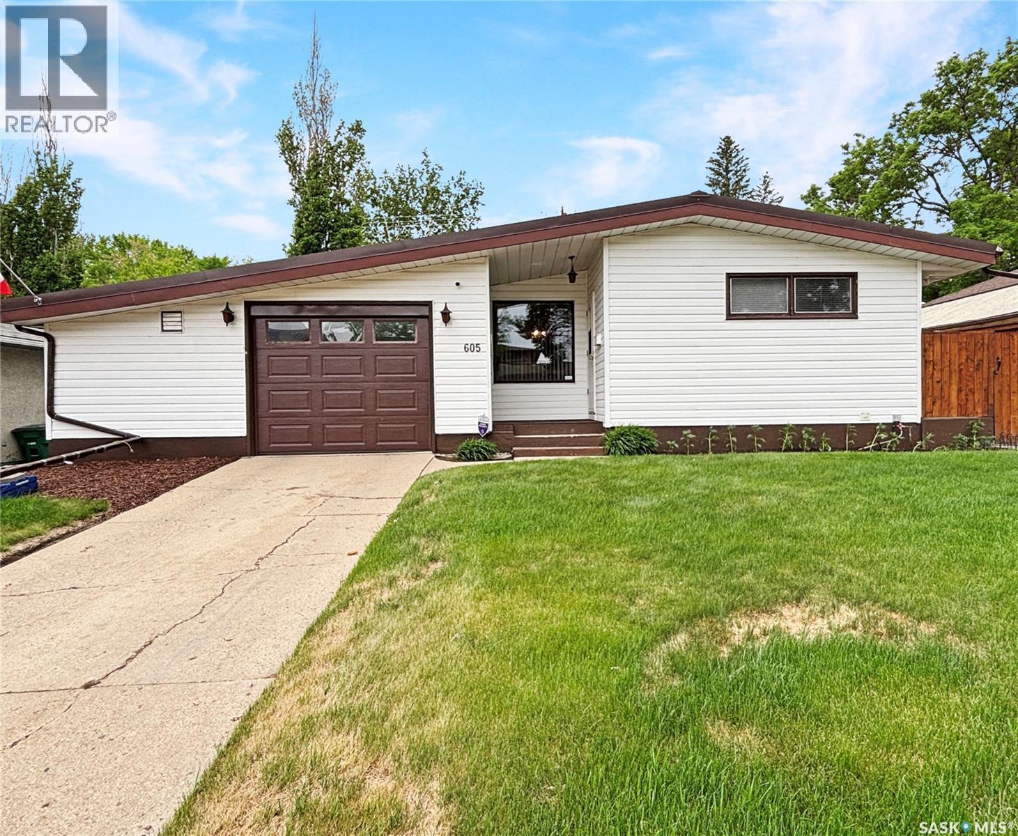 605 O Avenue N, Saskatoon, SK