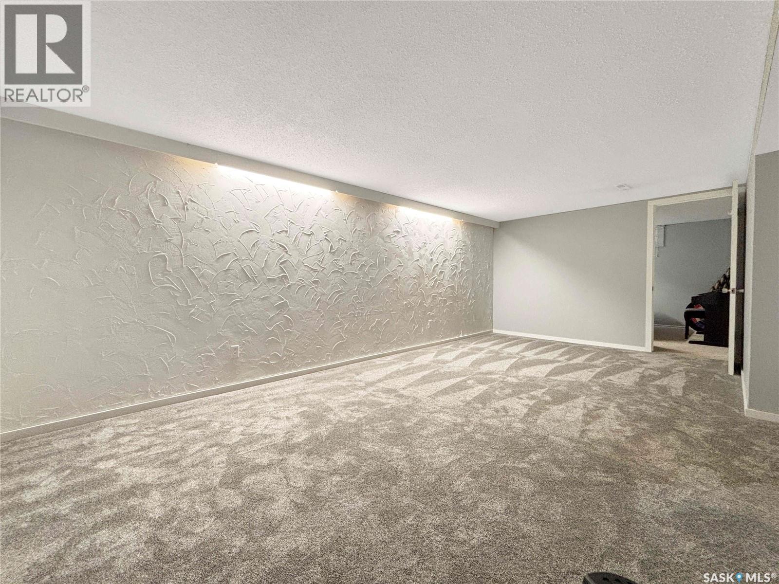 605 O Avenue N, Saskatoon, SK