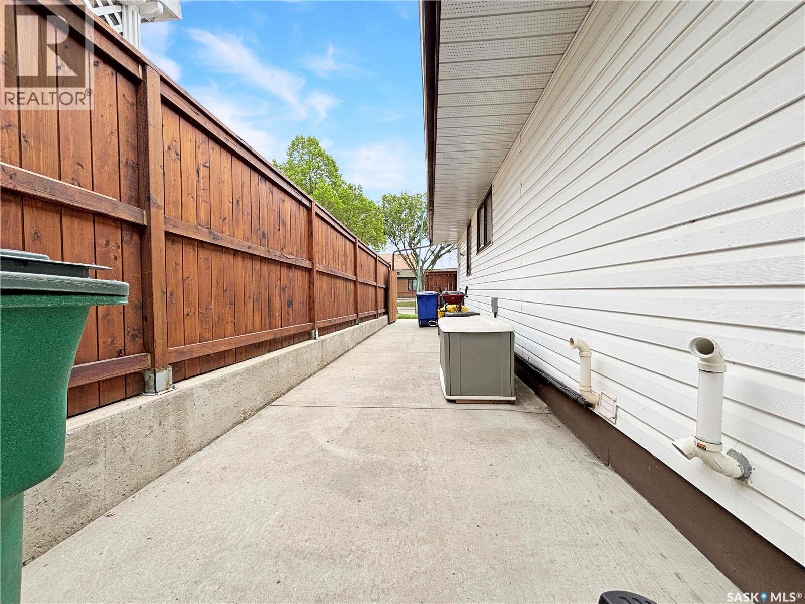 605 O Avenue N, Saskatoon, SK