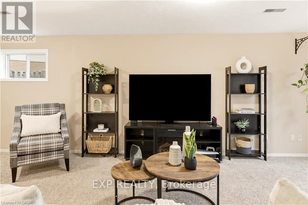 45 Catalina Court, Kitchener, ON