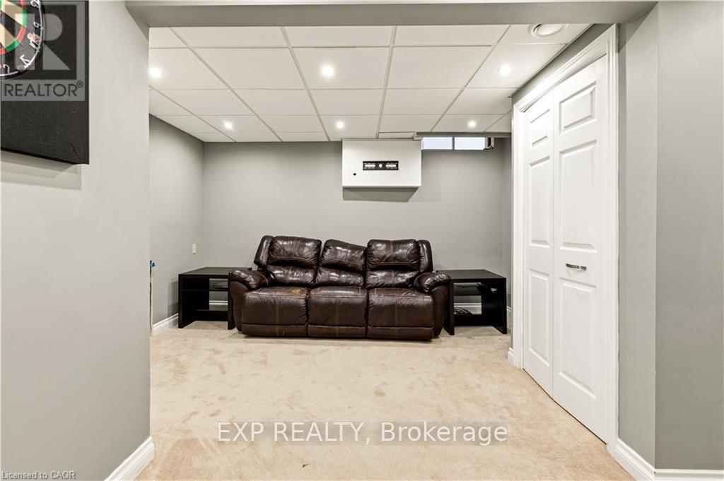 45 Catalina Court, Kitchener, ON